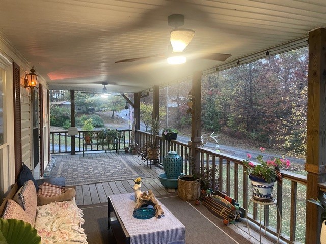 85 Lakeview Ln