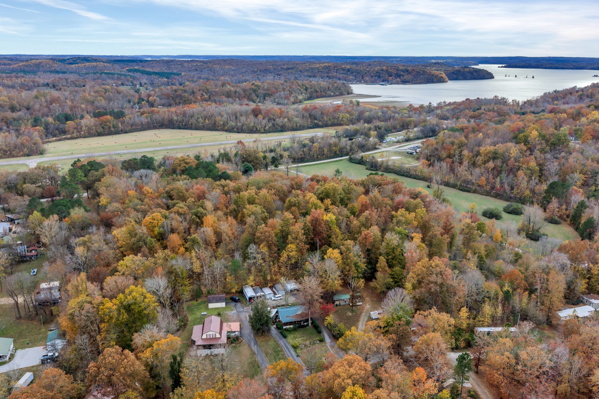 85 Lakeview Ln