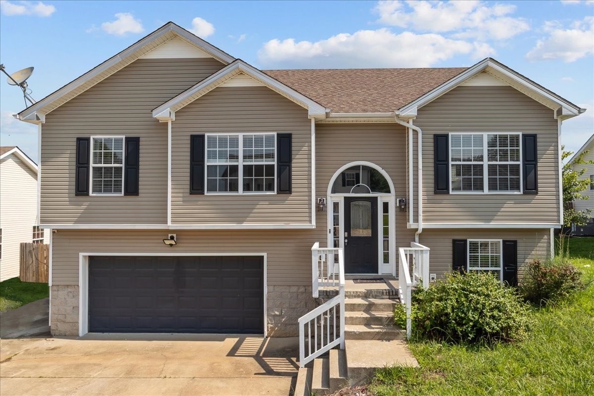 1613 Broad Cir