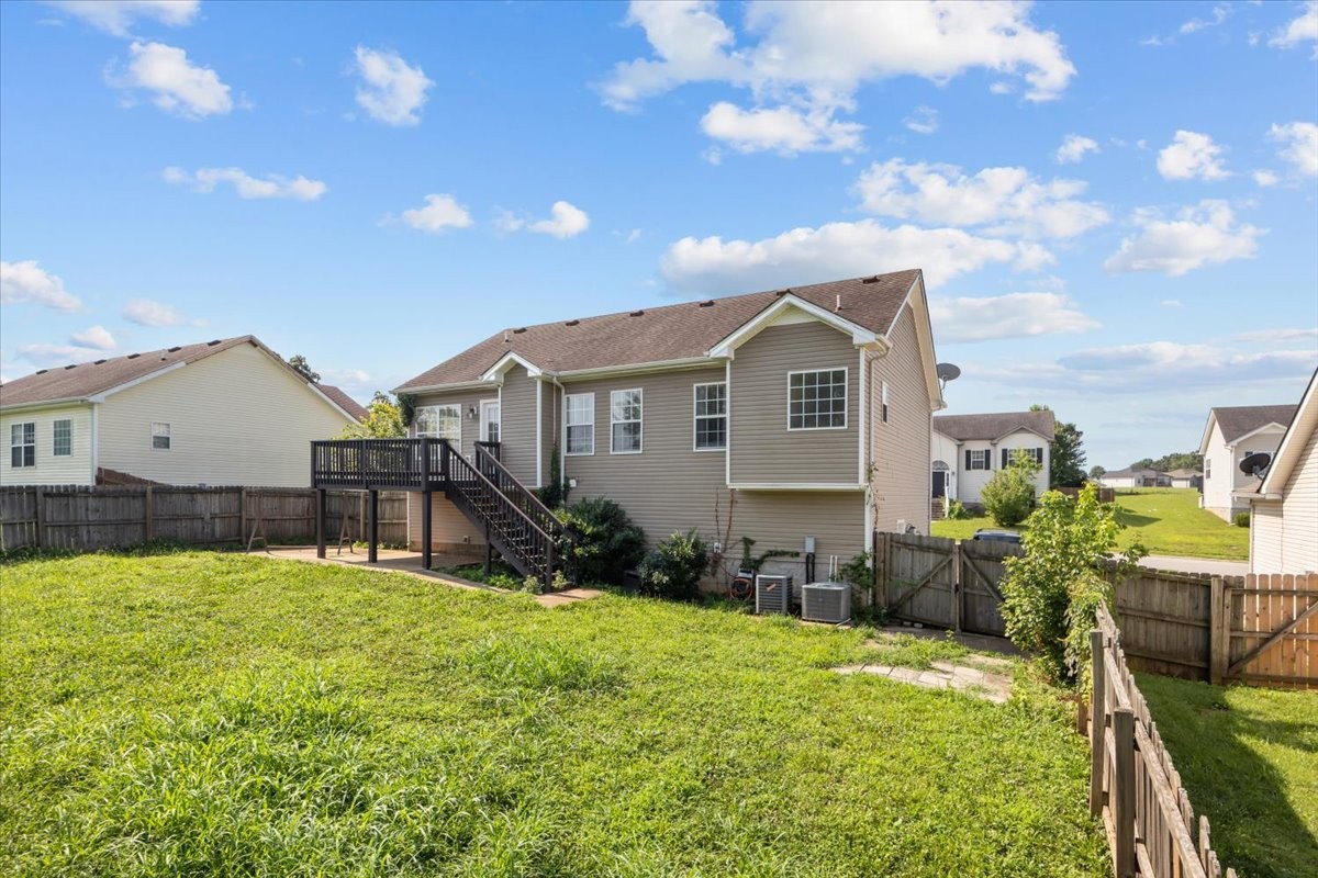 1613 Broad Cir