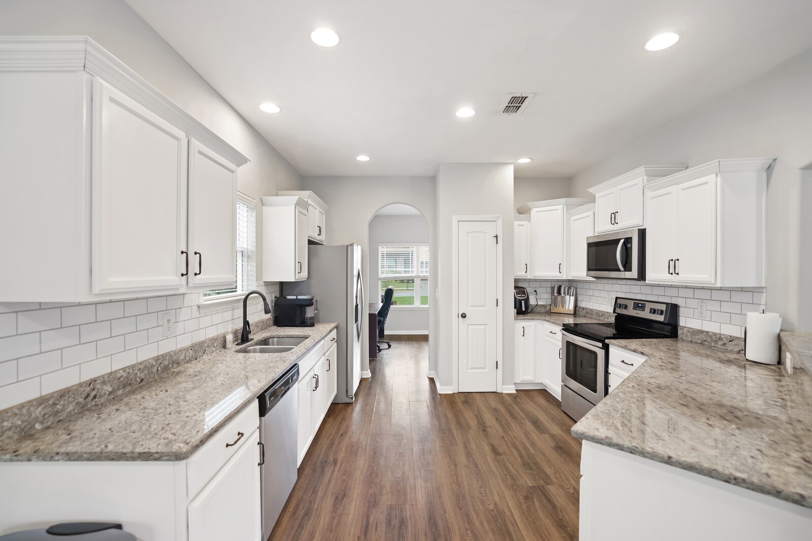 1028 Solomon Ln