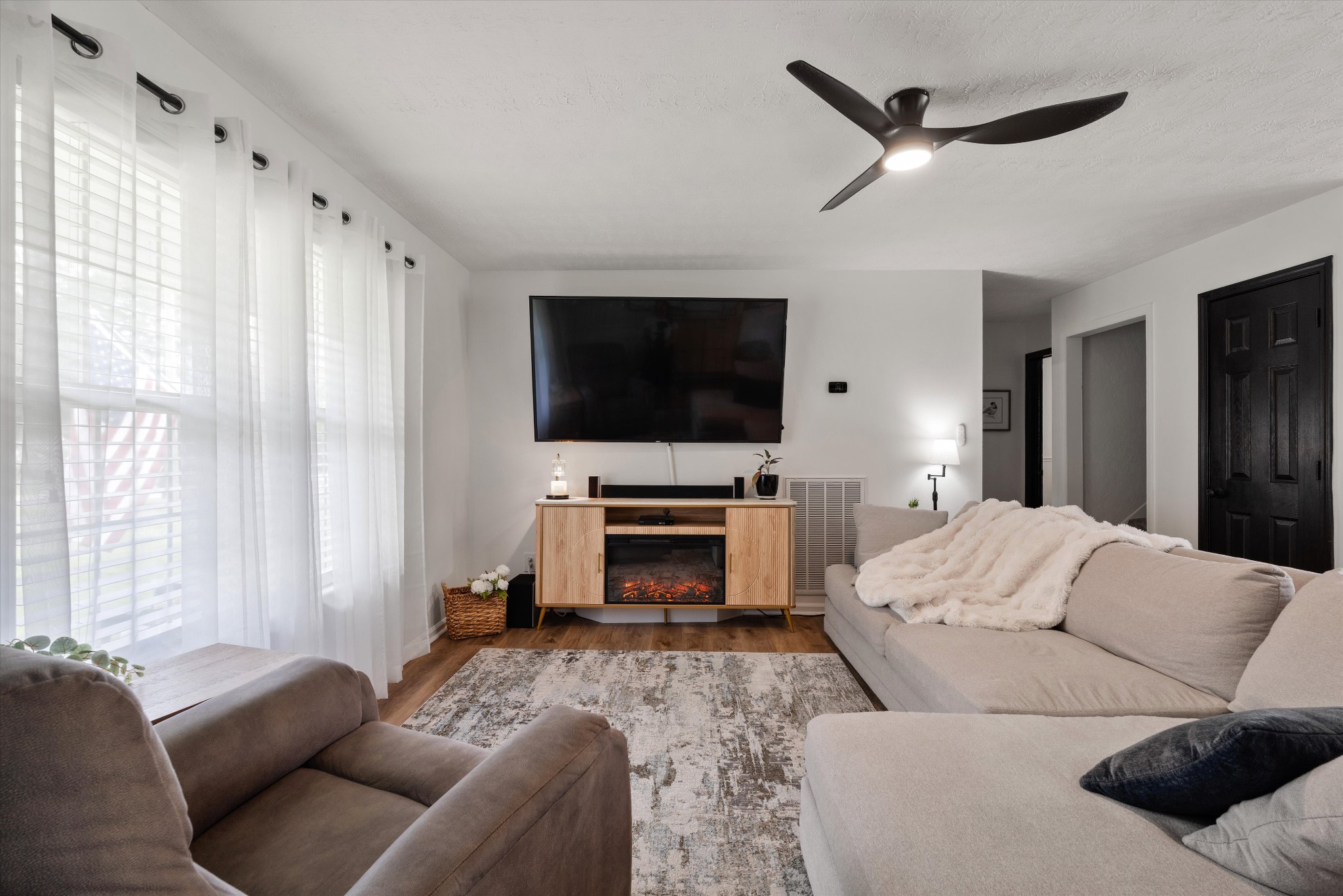 3941 Honeysuckle Way