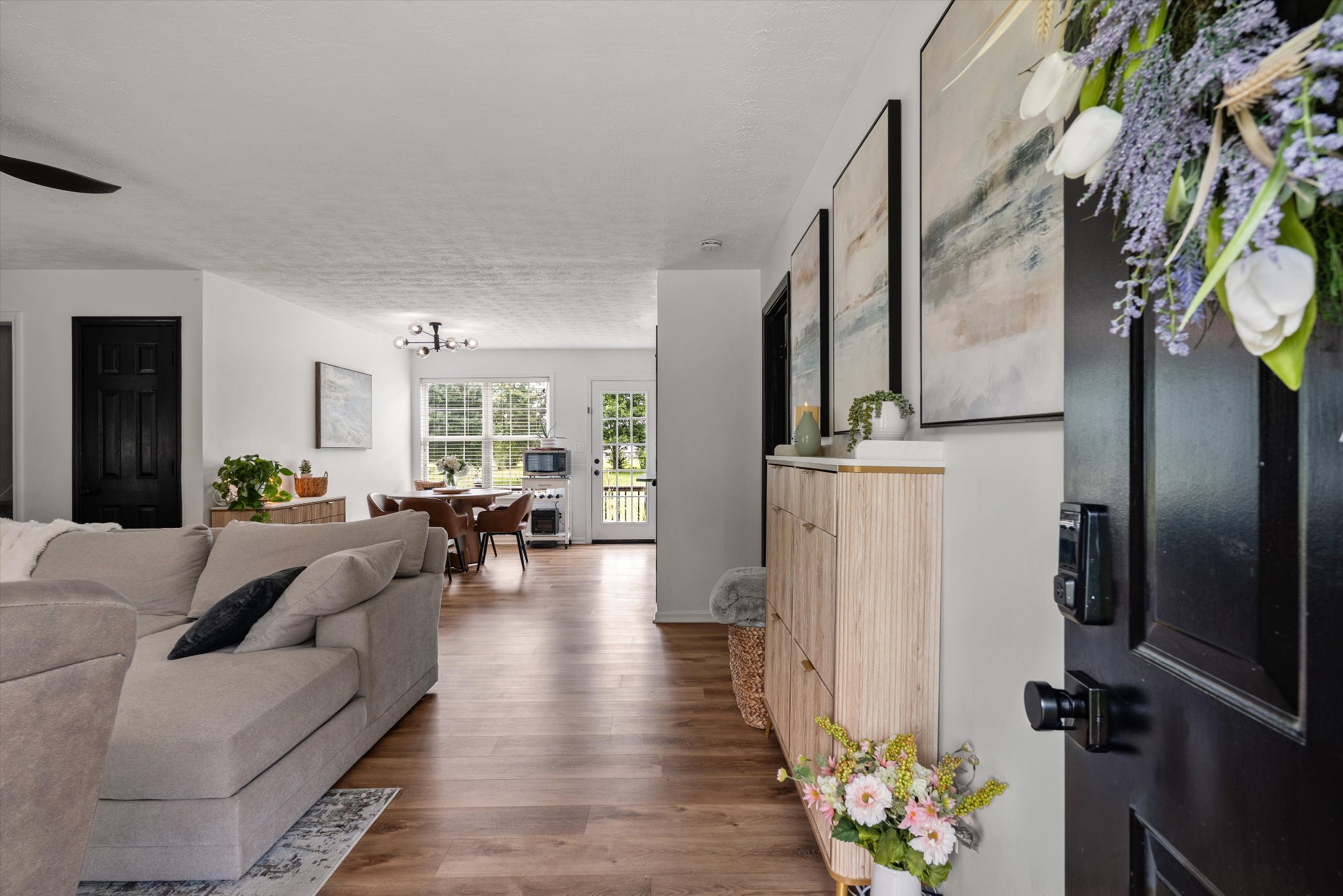 3941 Honeysuckle Way