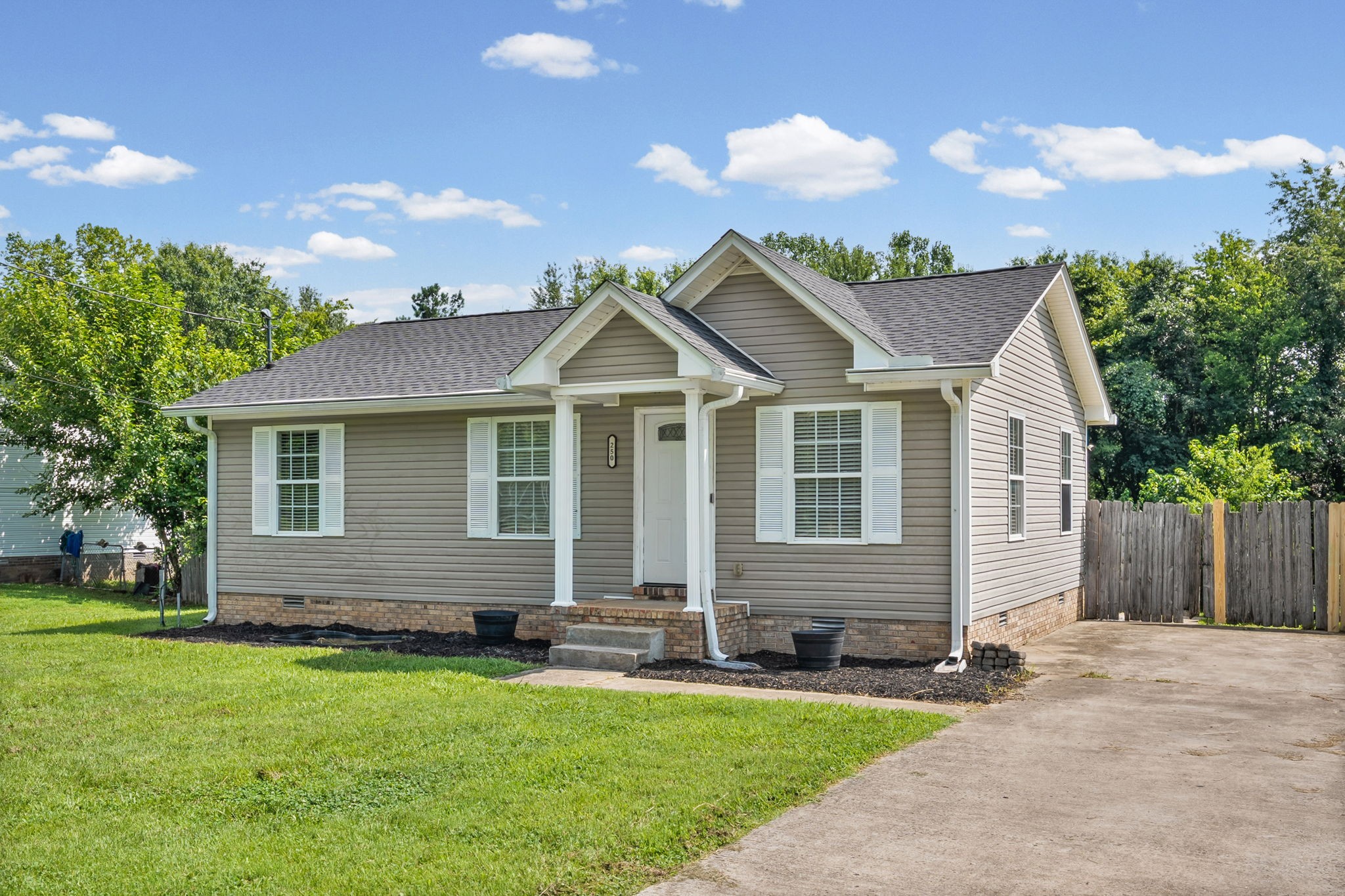 250 Hugh Hunter Rd