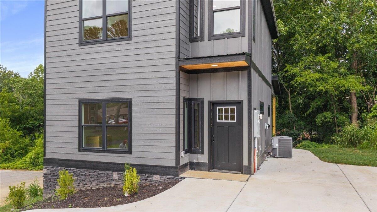 3008 Henderson Avenue, NW