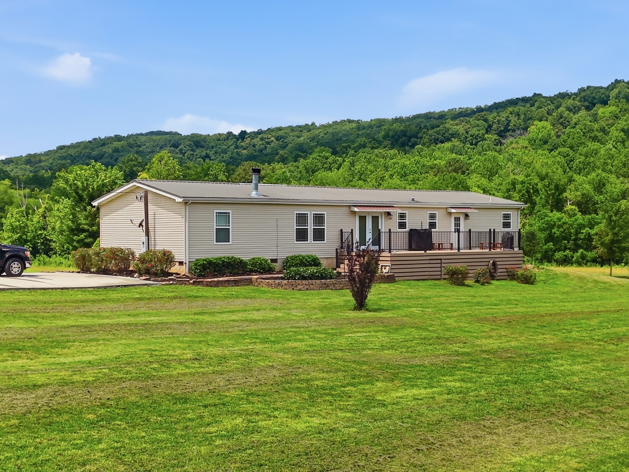 813 Ward Rd