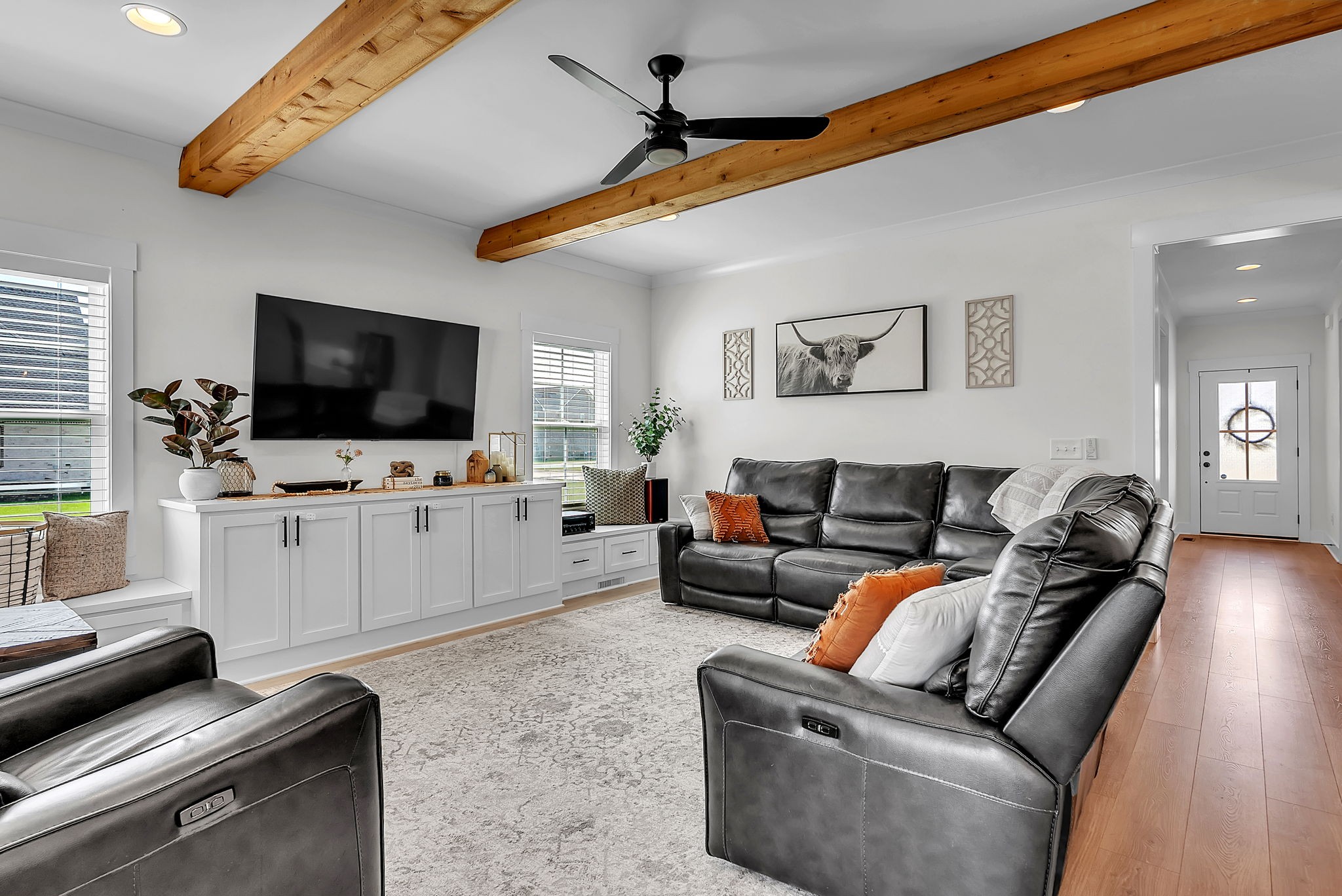 1860 Rhonda Dr