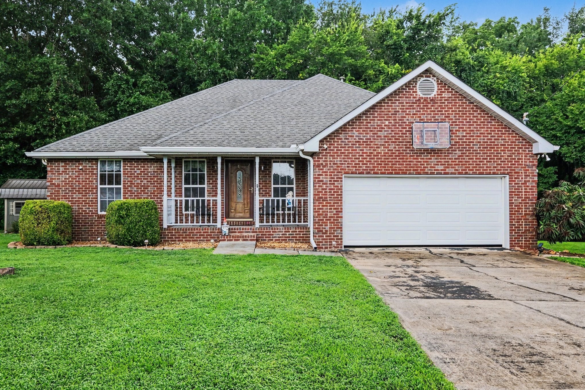 712 Williamsburg Dr