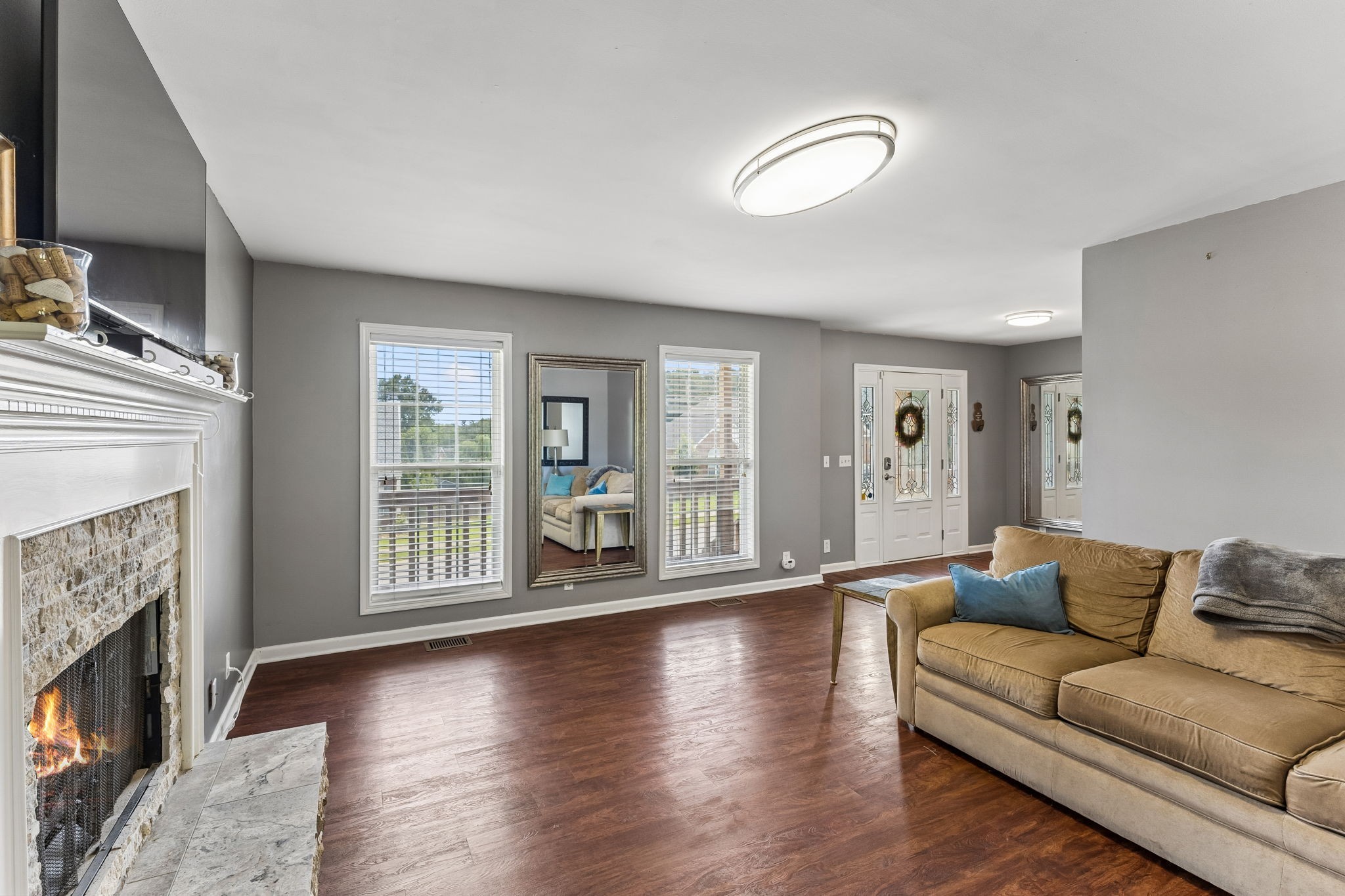 107 Camden Ct, N