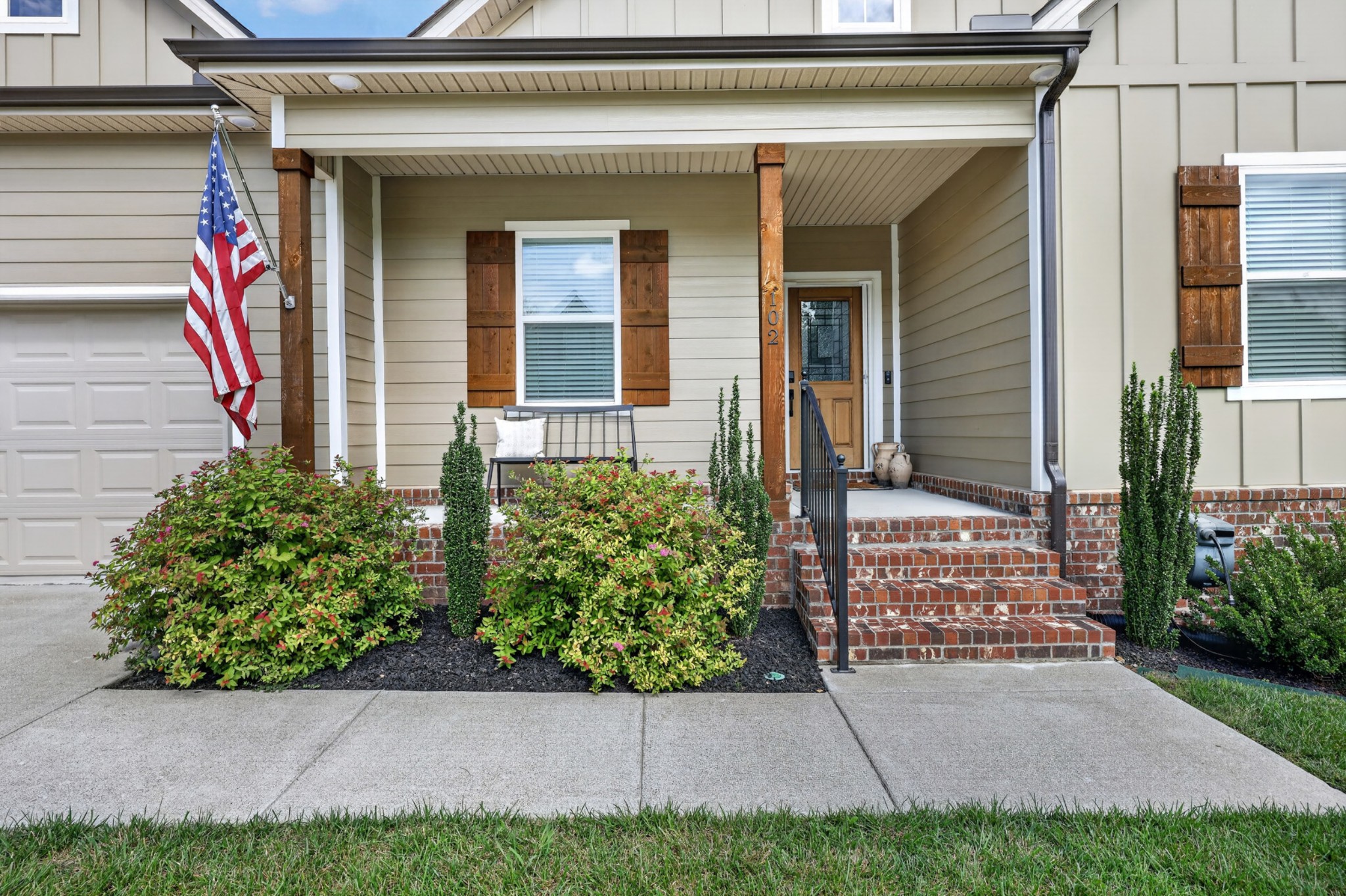 102 Albatross Ct