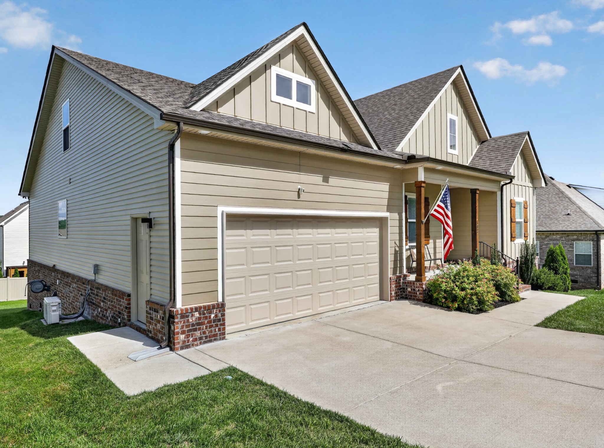 102 Albatross Ct
