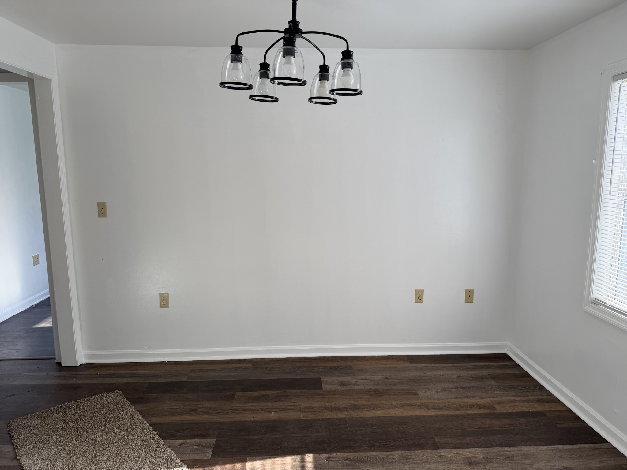 212 W Adams Ave