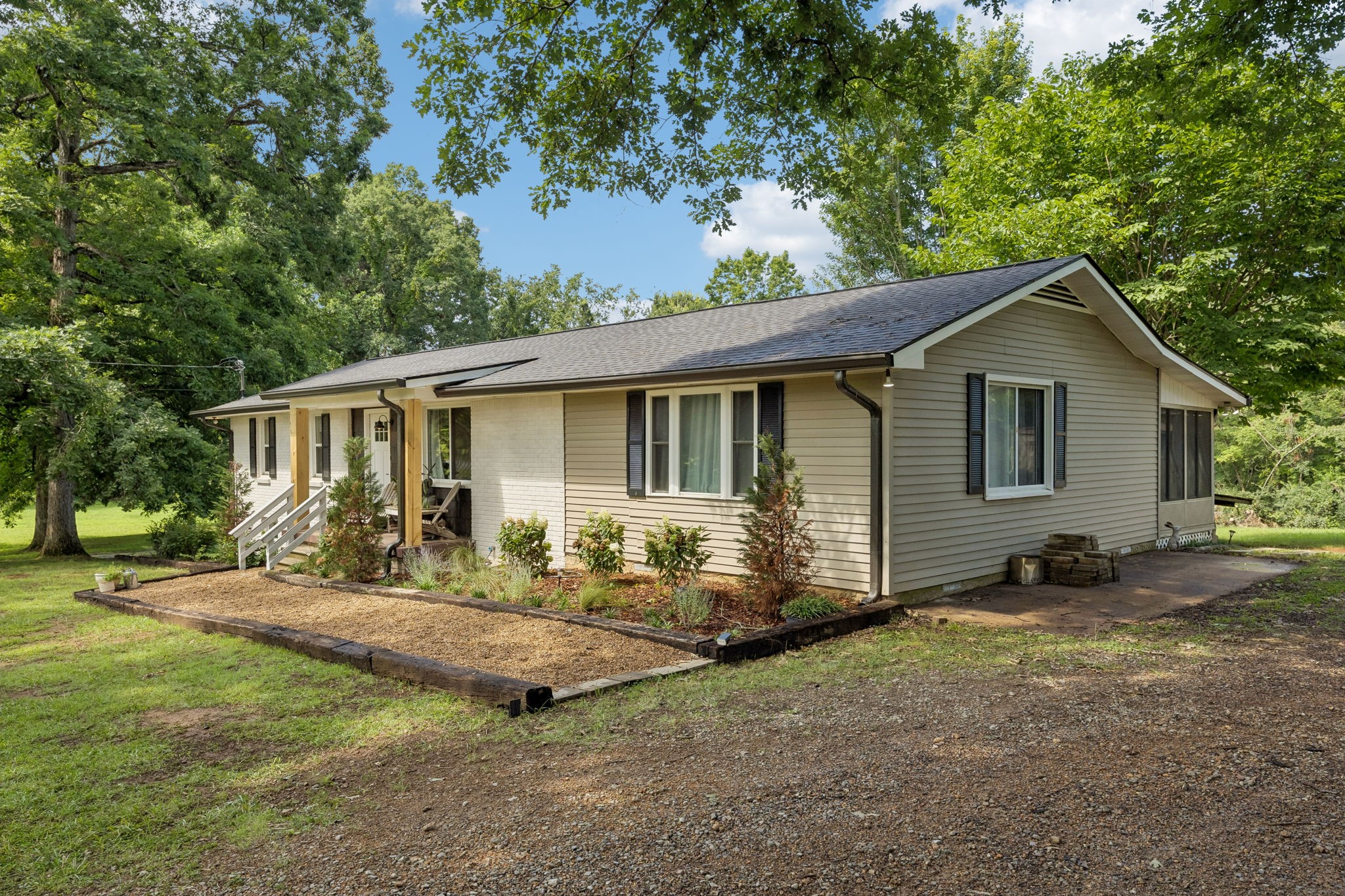 9062 E 40 Rd