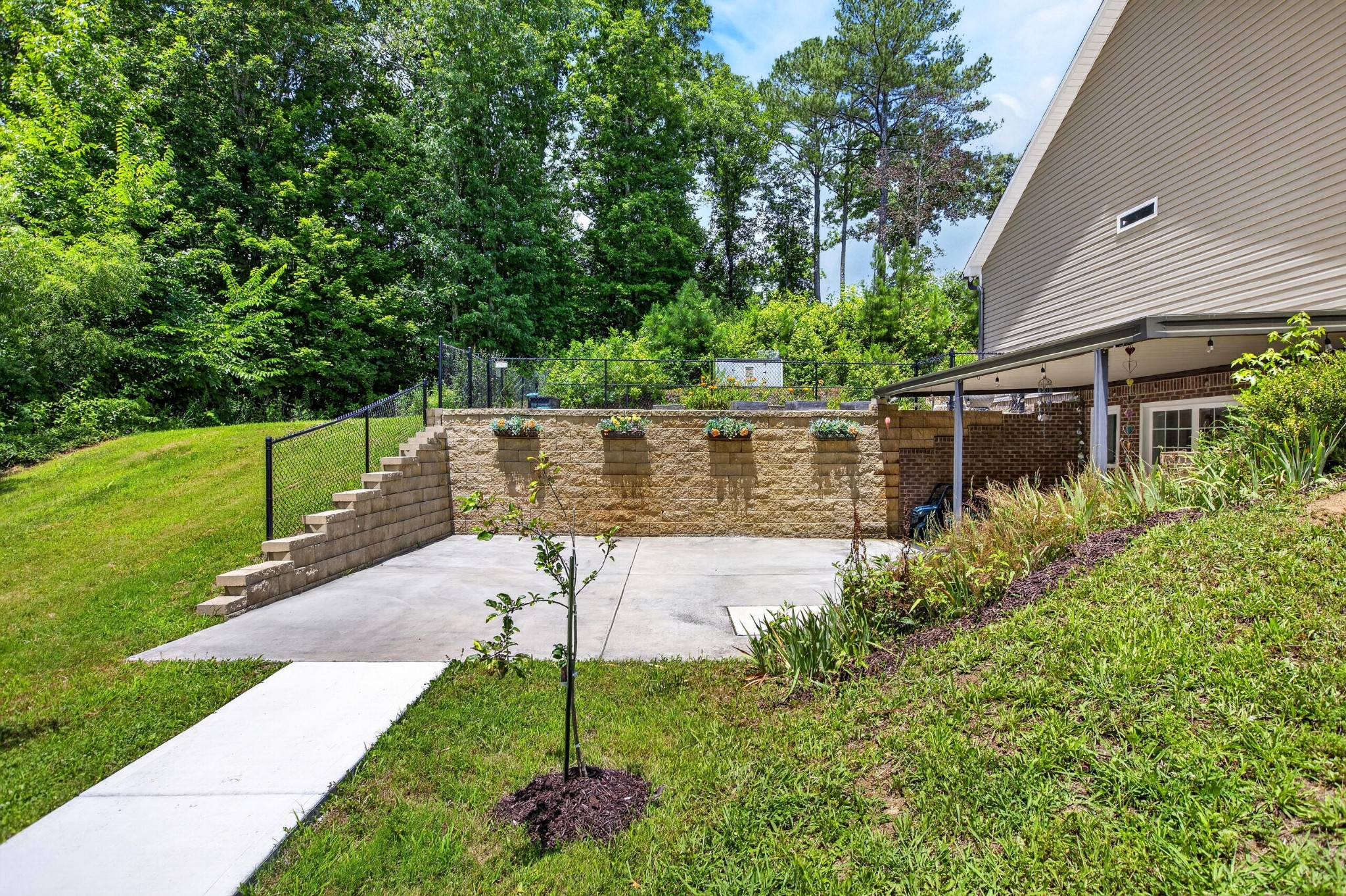 148 Chetola Drive, NE