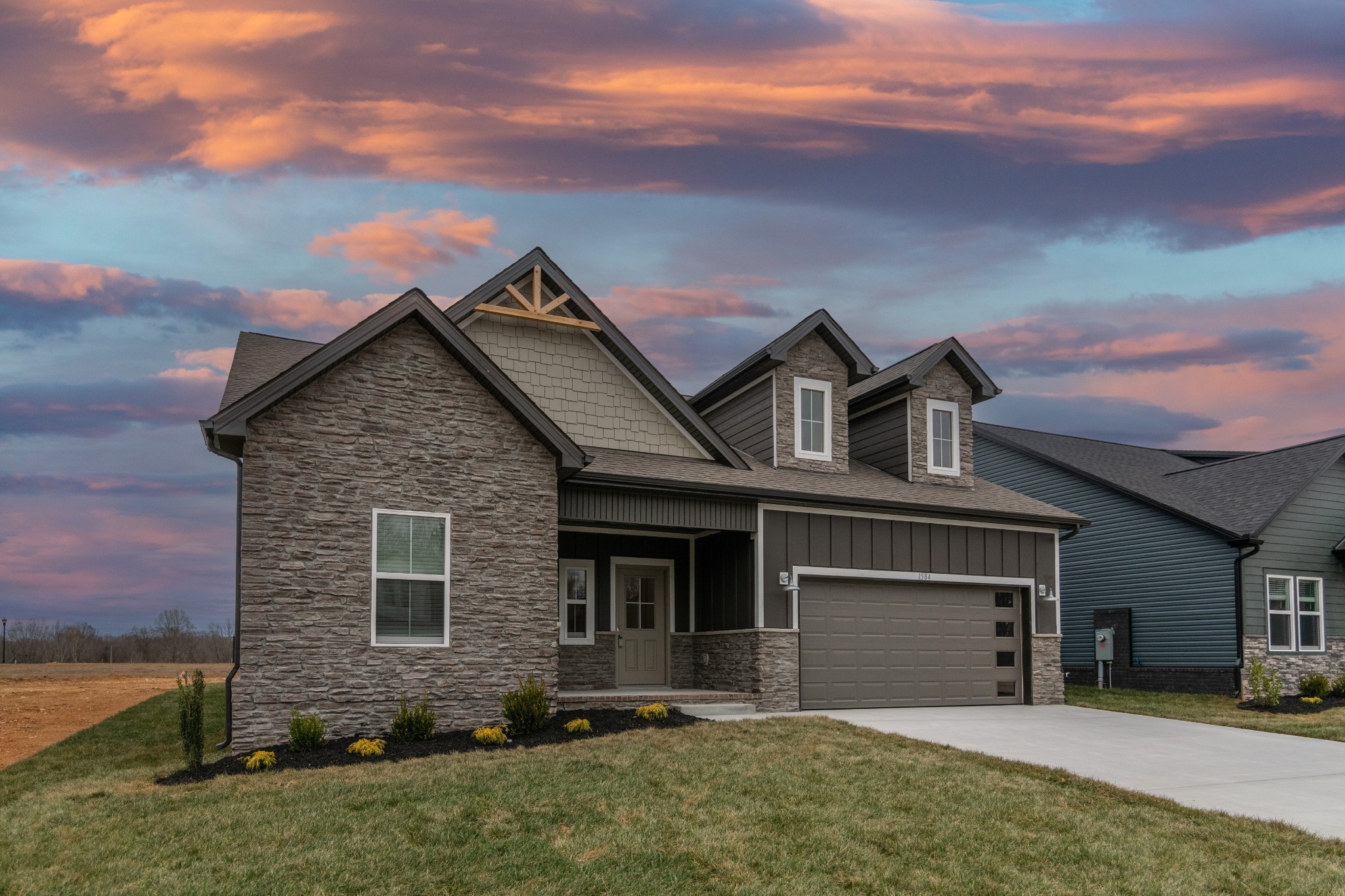 1584 Hidden Creek Trail