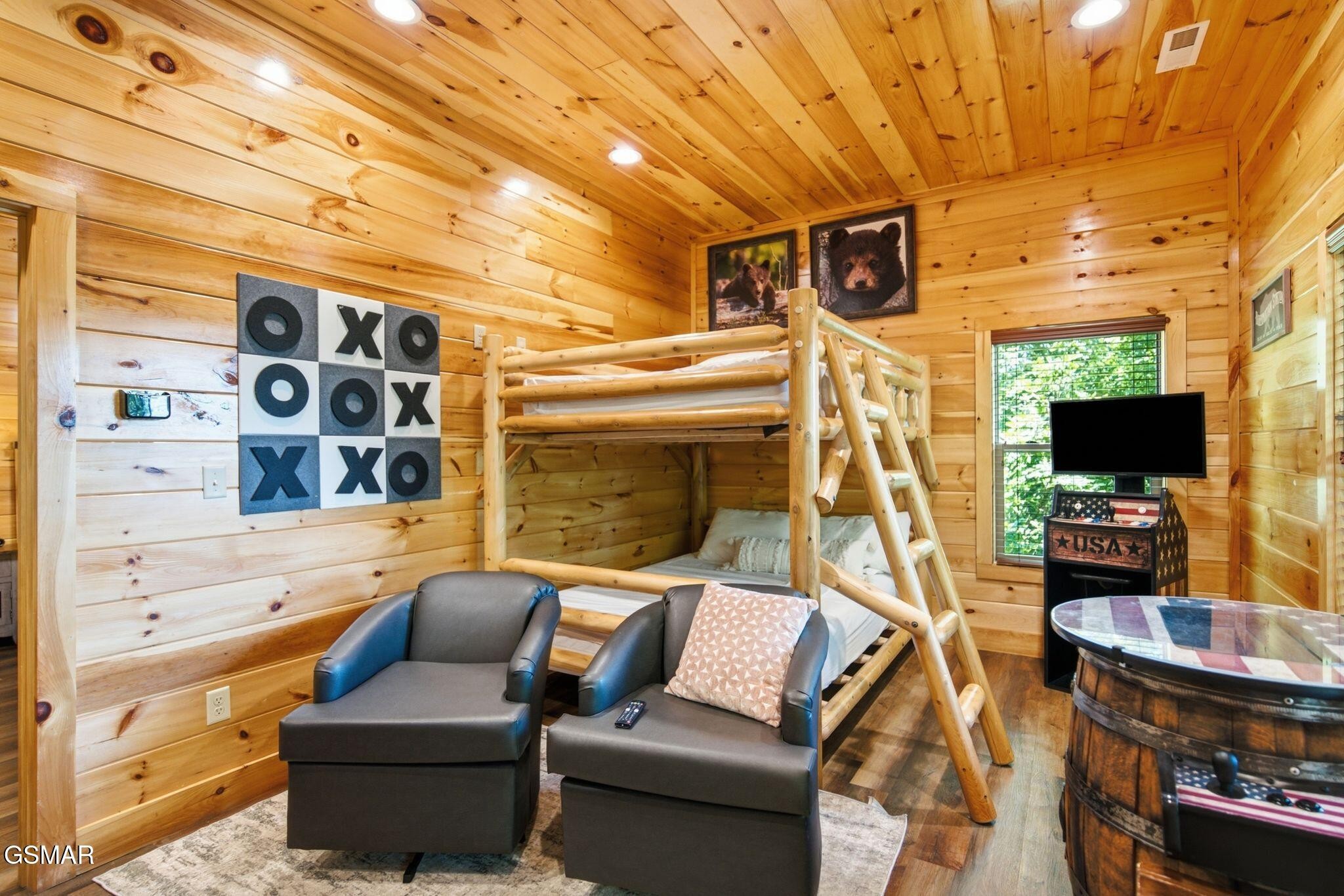 1012 Owls Nest Way