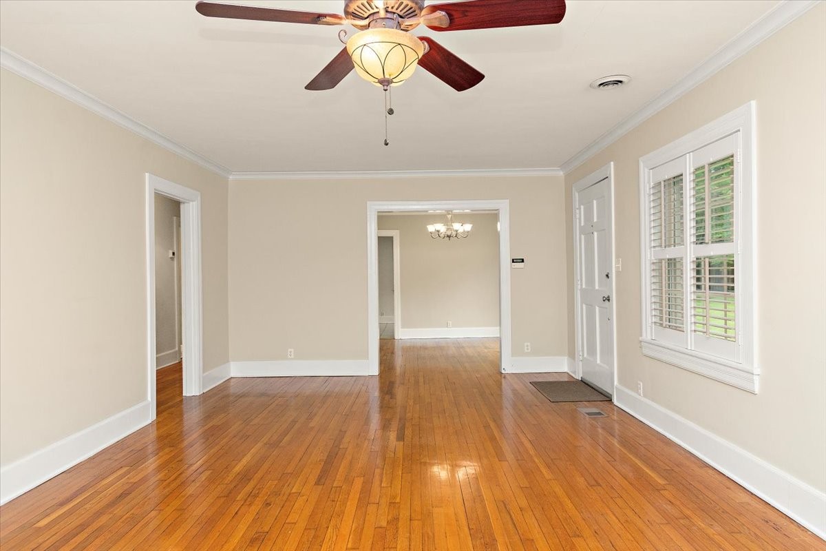 2011 Cedar Ln