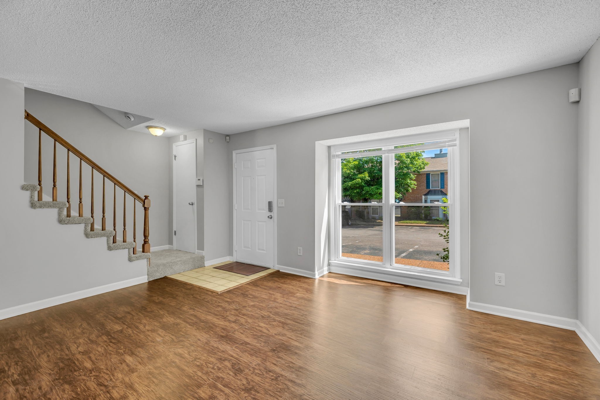 523 Williamsburg Dr