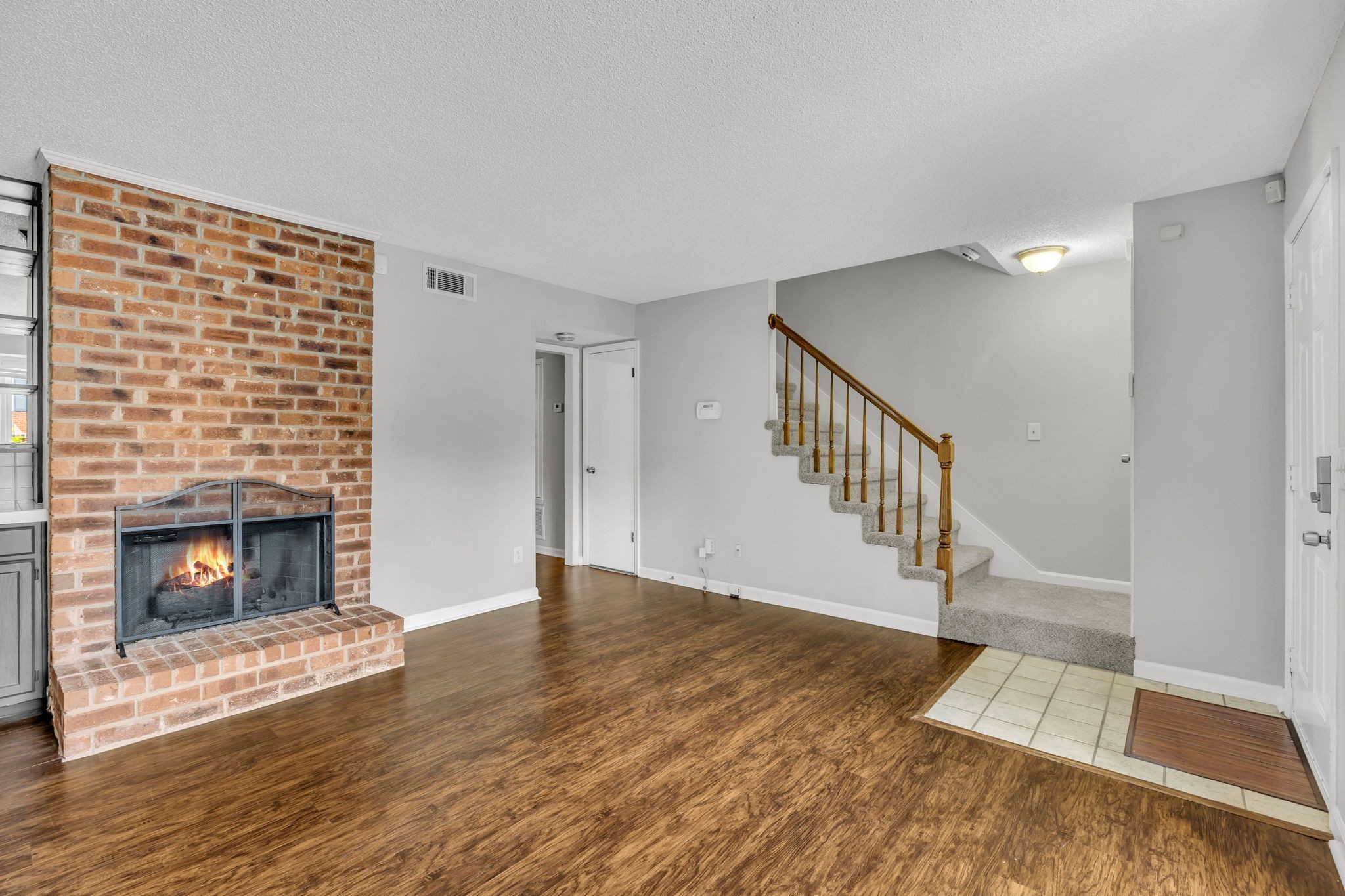 523 Williamsburg Dr