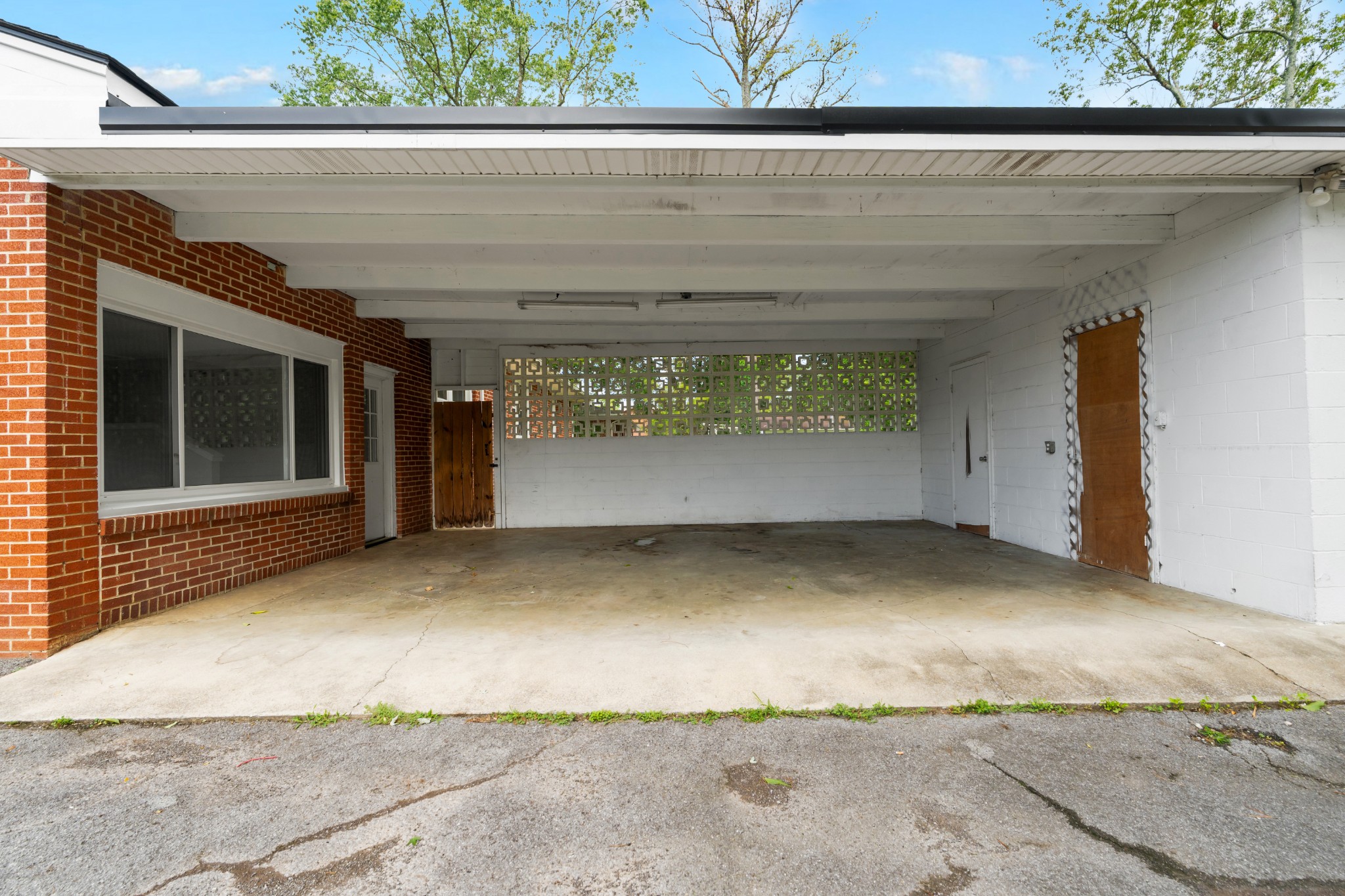 117 Whiteside St