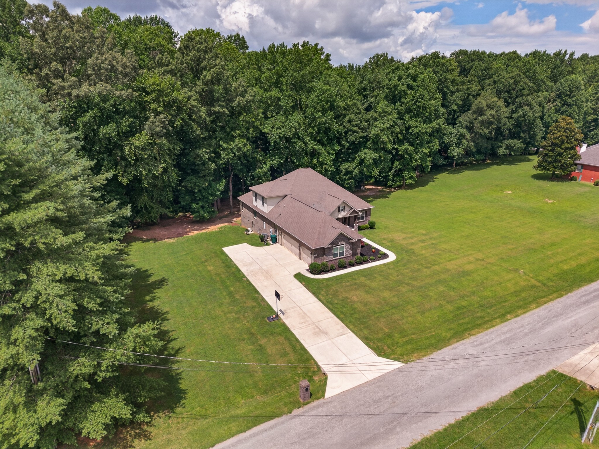 27 Windridge Dr