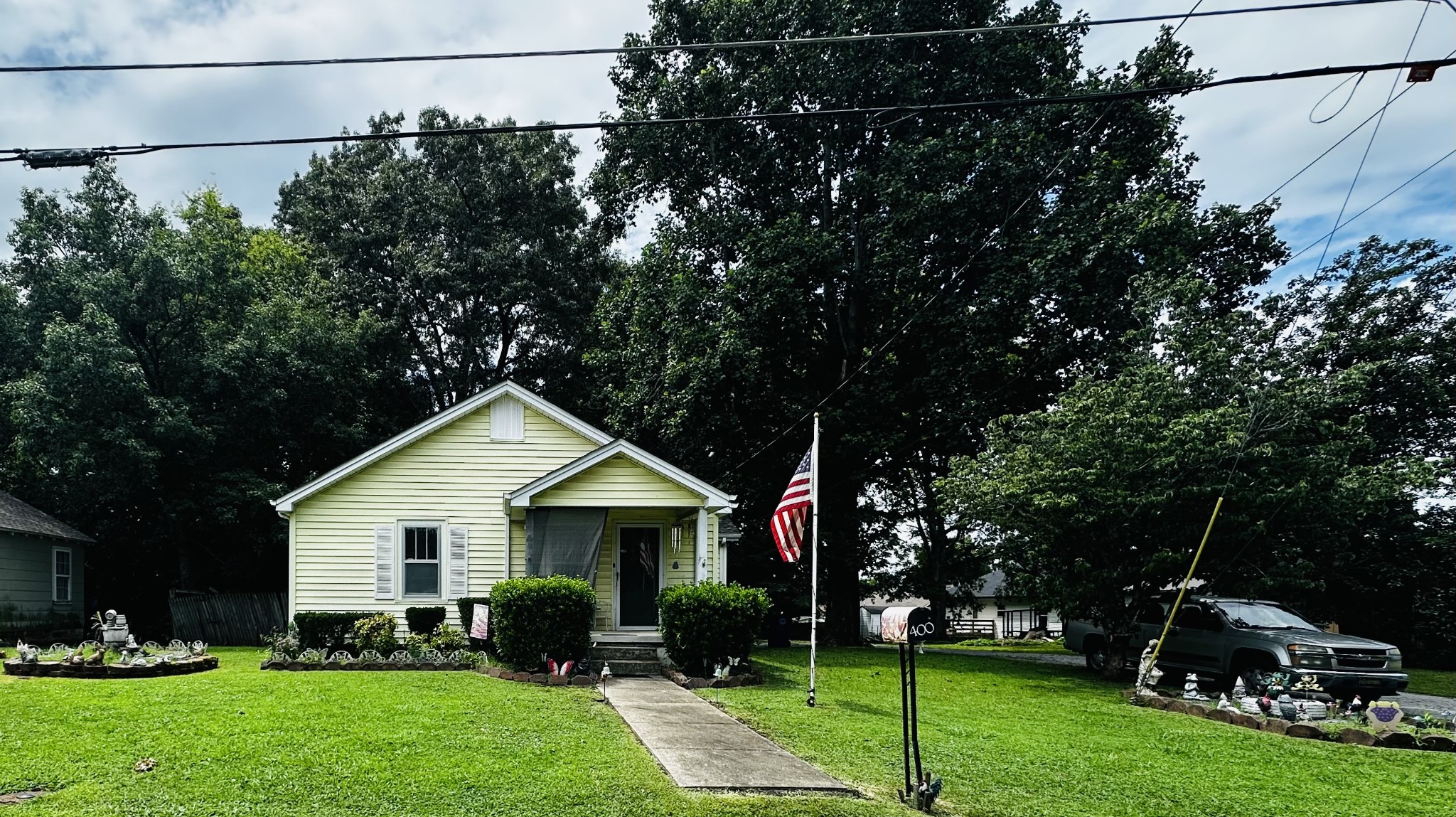 400 Ray St
