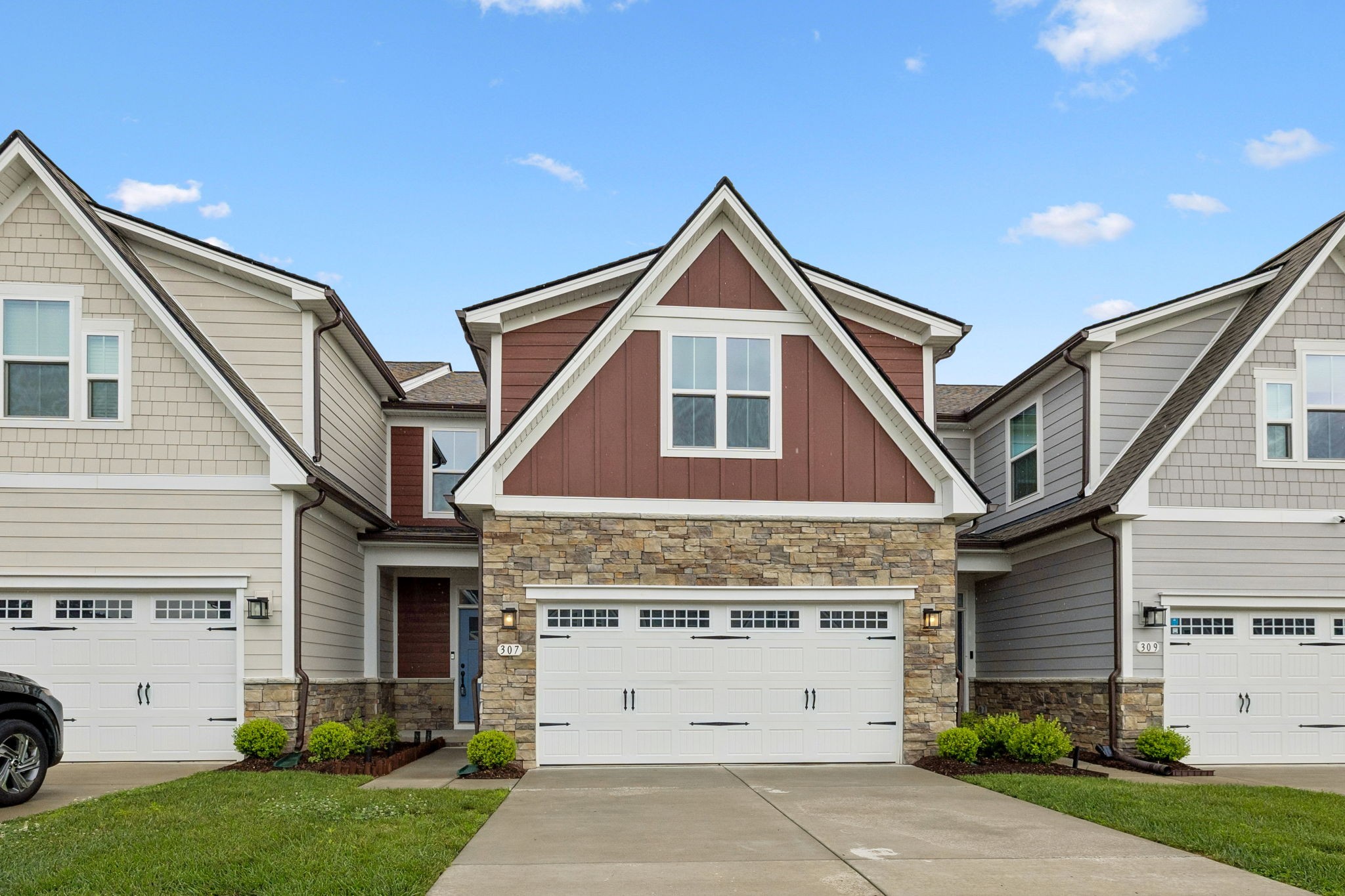 307 Lantern Cir