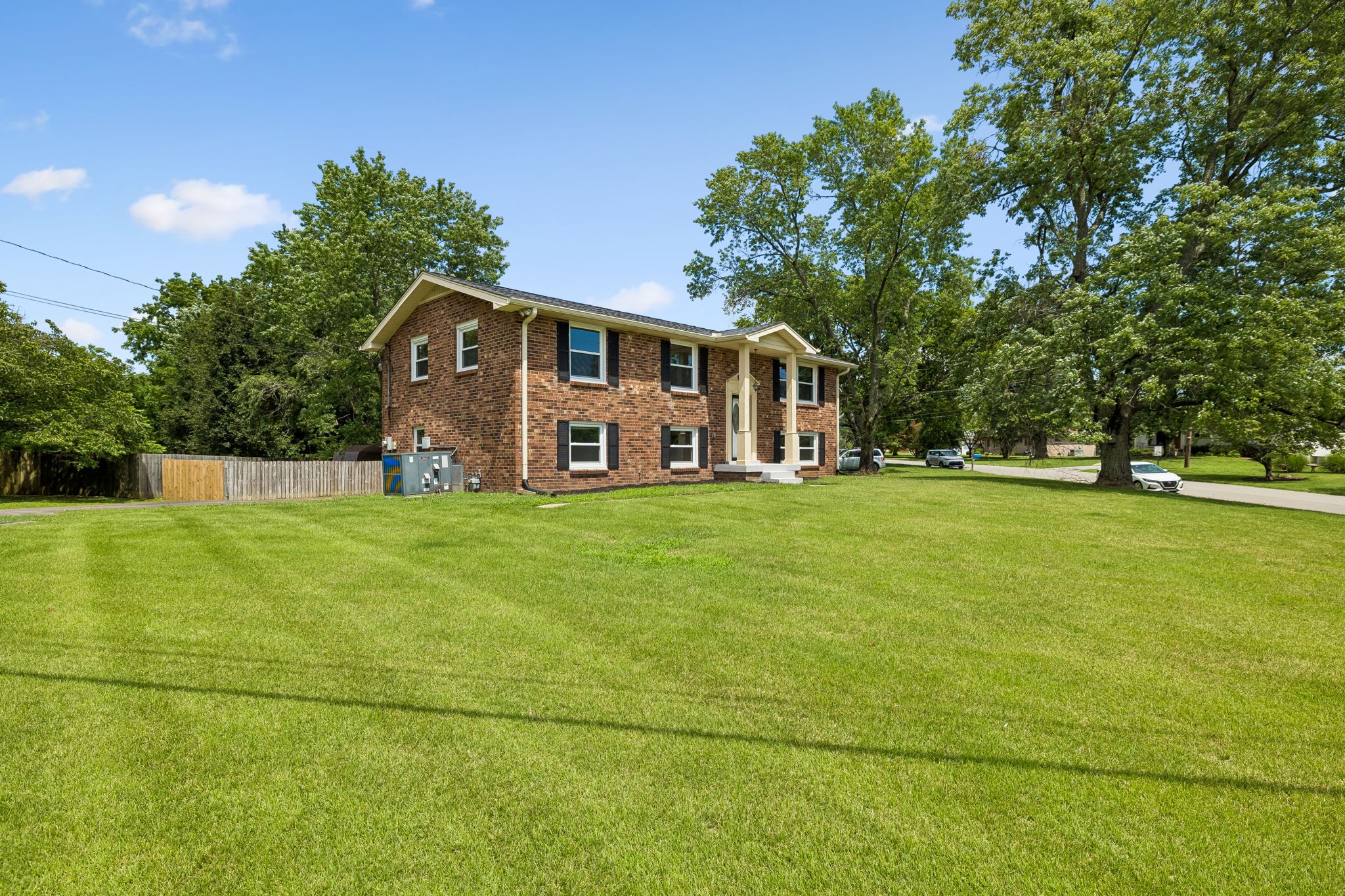 306 Grandview Dr