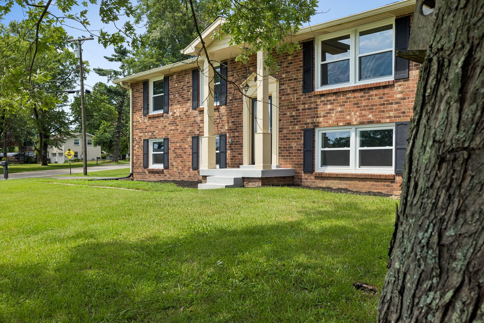 306 Grandview Dr