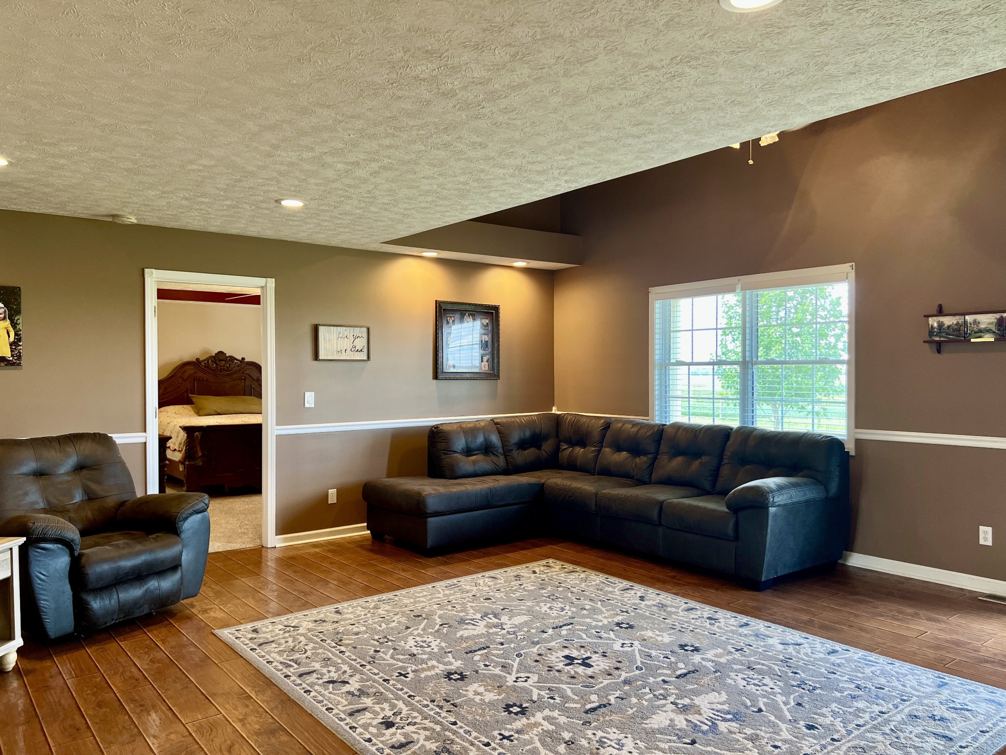 1513 Charlie Butts Rd