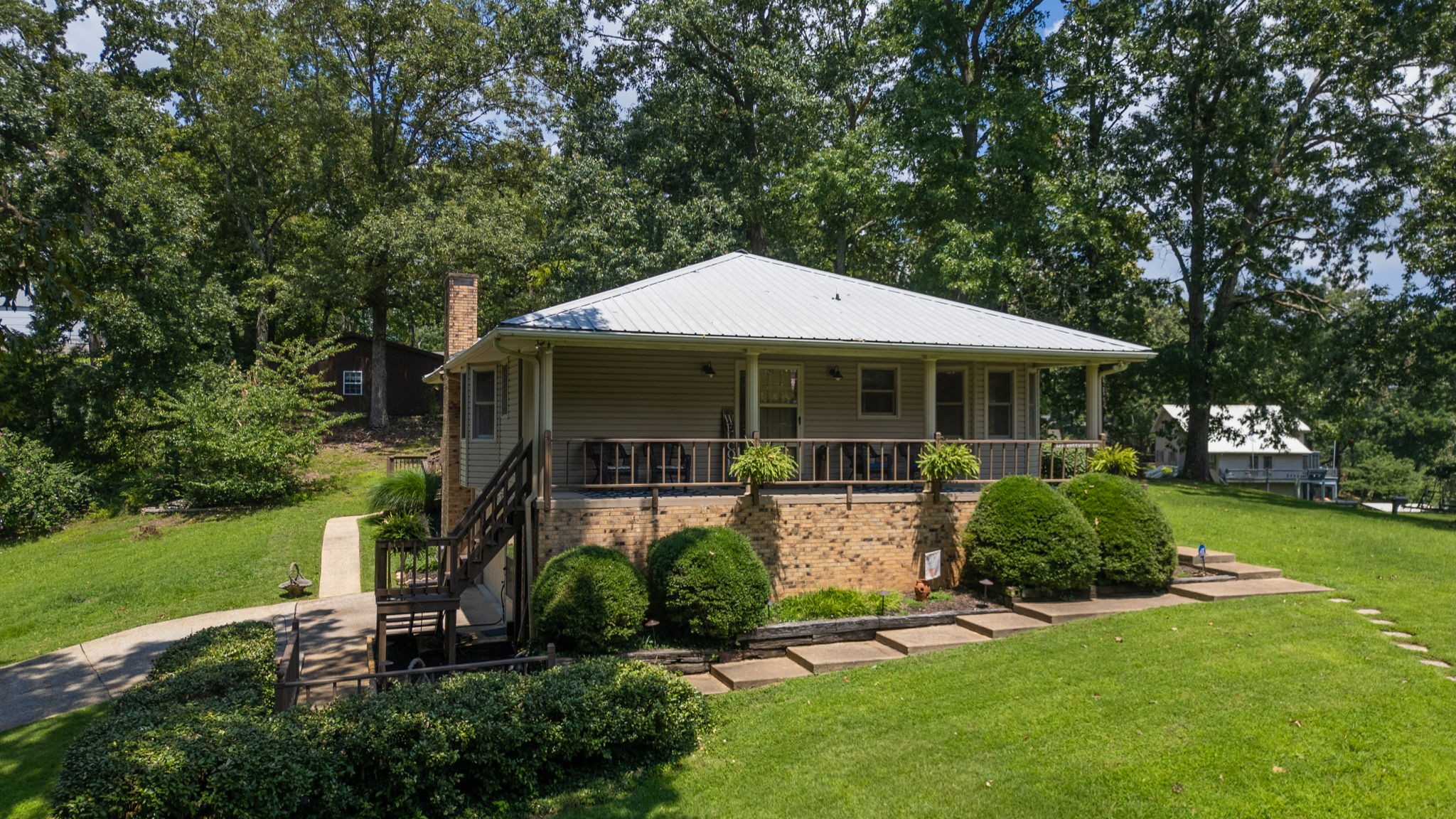 327 Russwood Dr