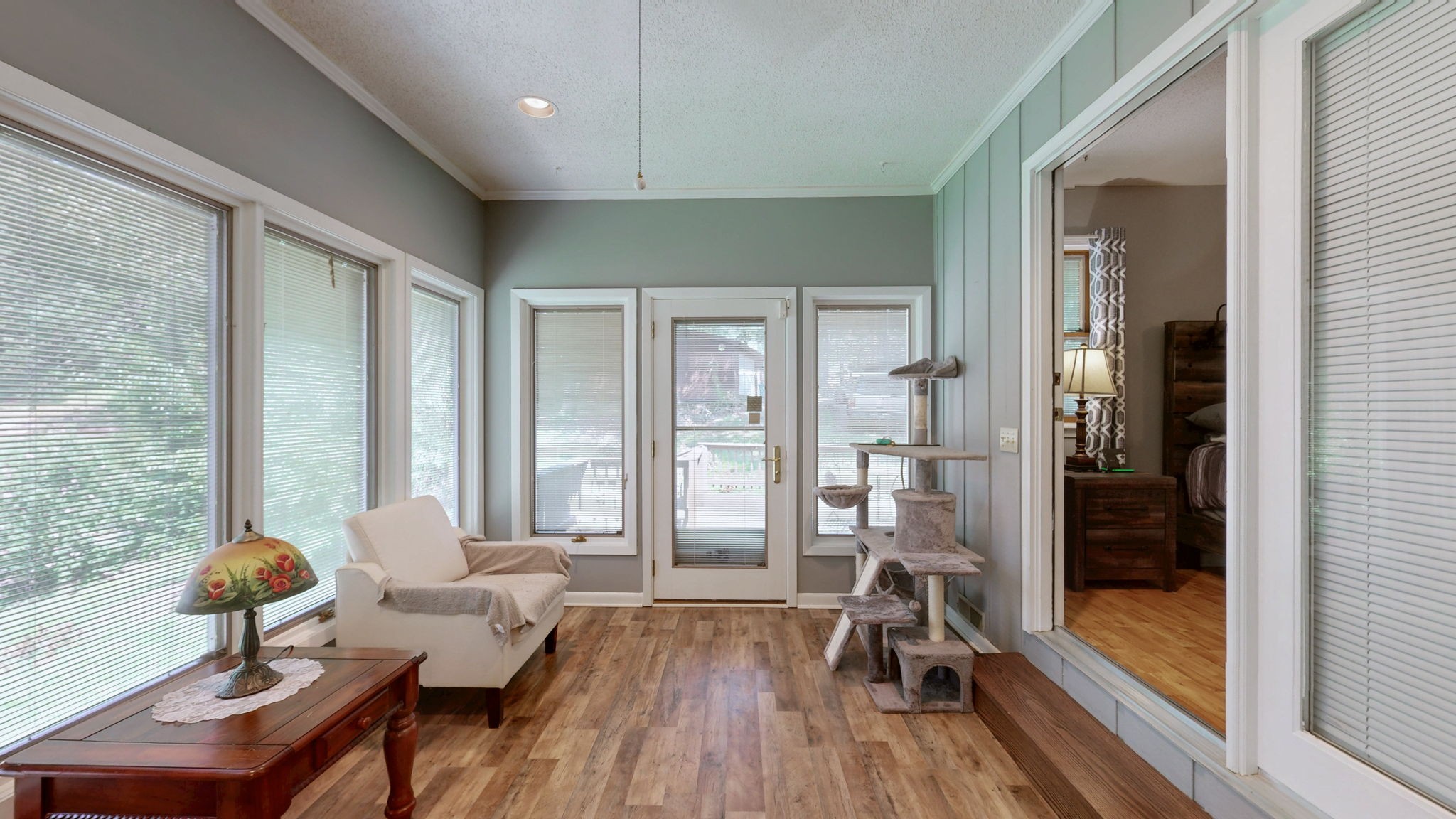 327 Russwood Dr
