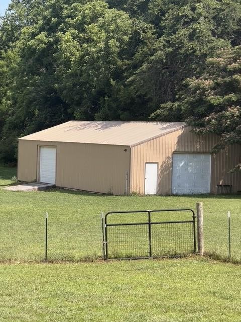 4055 S Bunker Hill Rd
