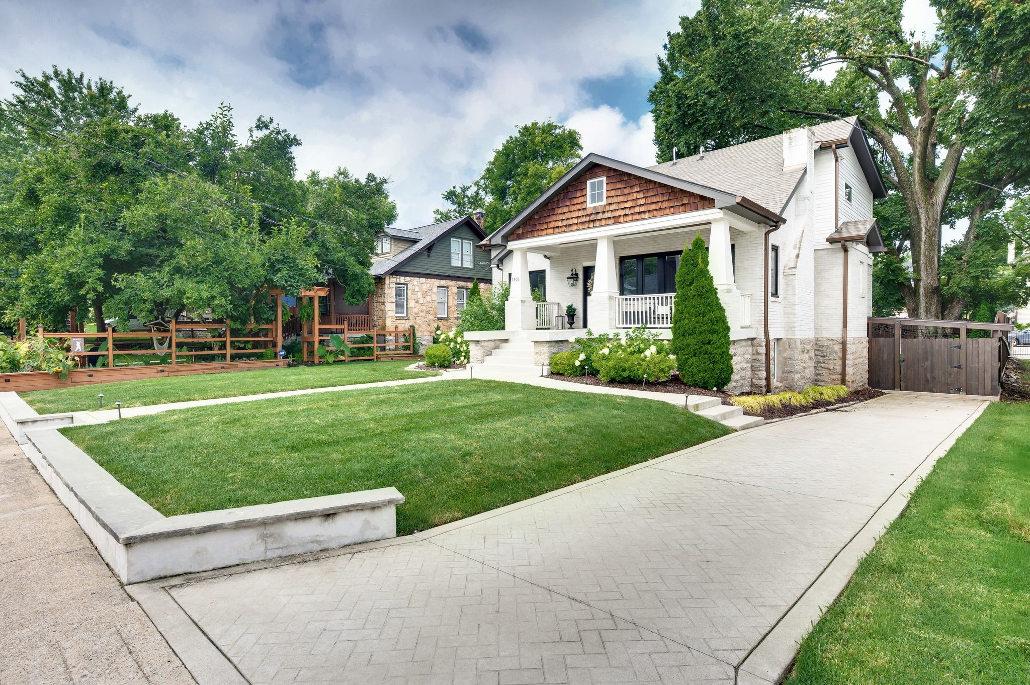 1501 Villa Pl