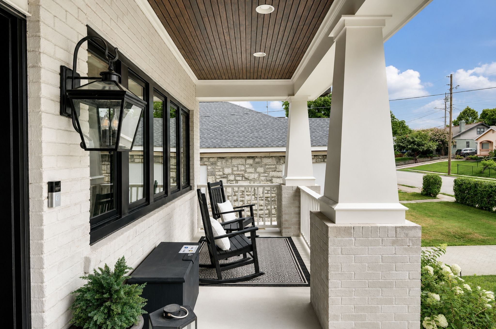 1501 Villa Pl
