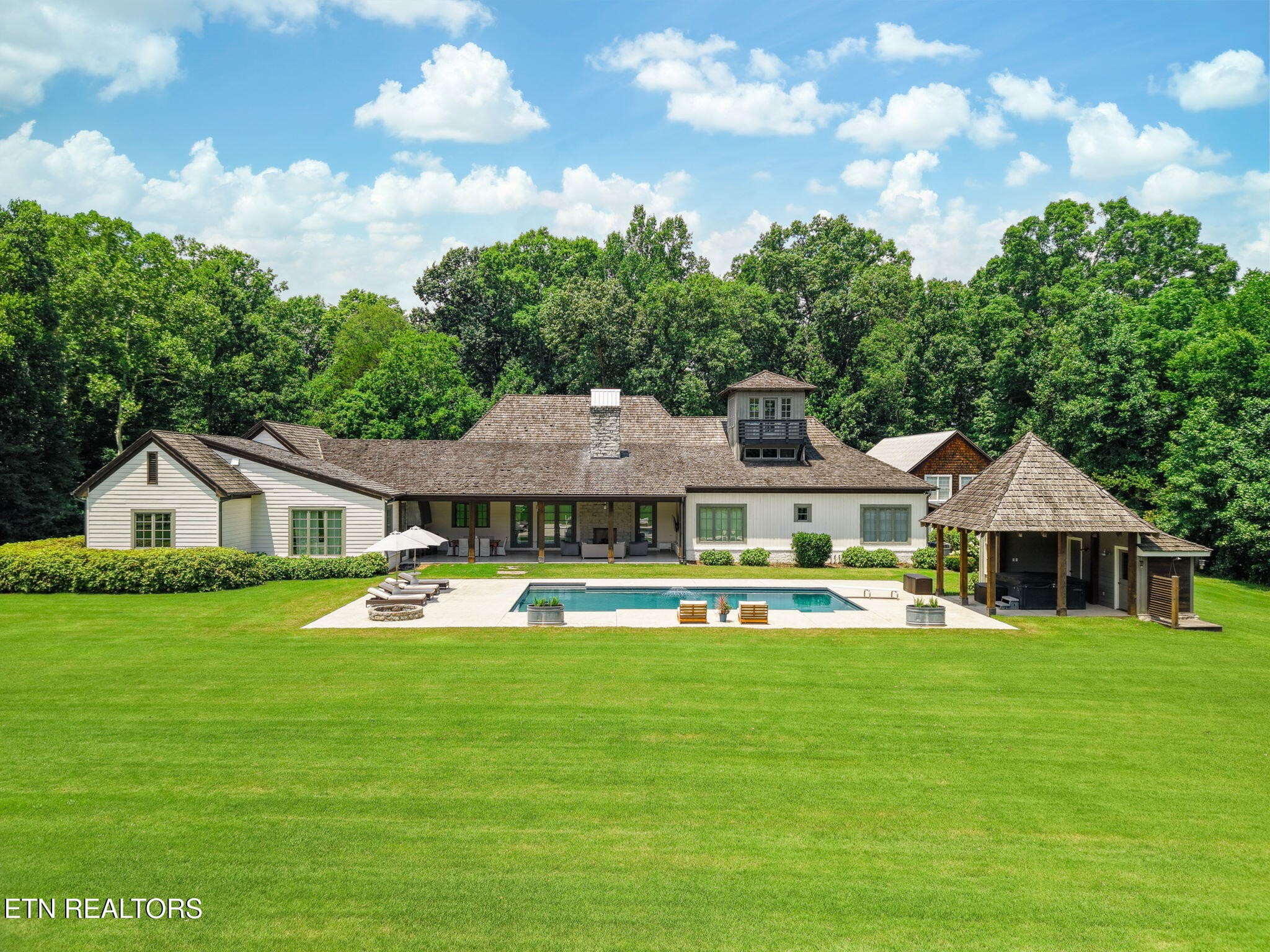 2000 Lawnville Rd
