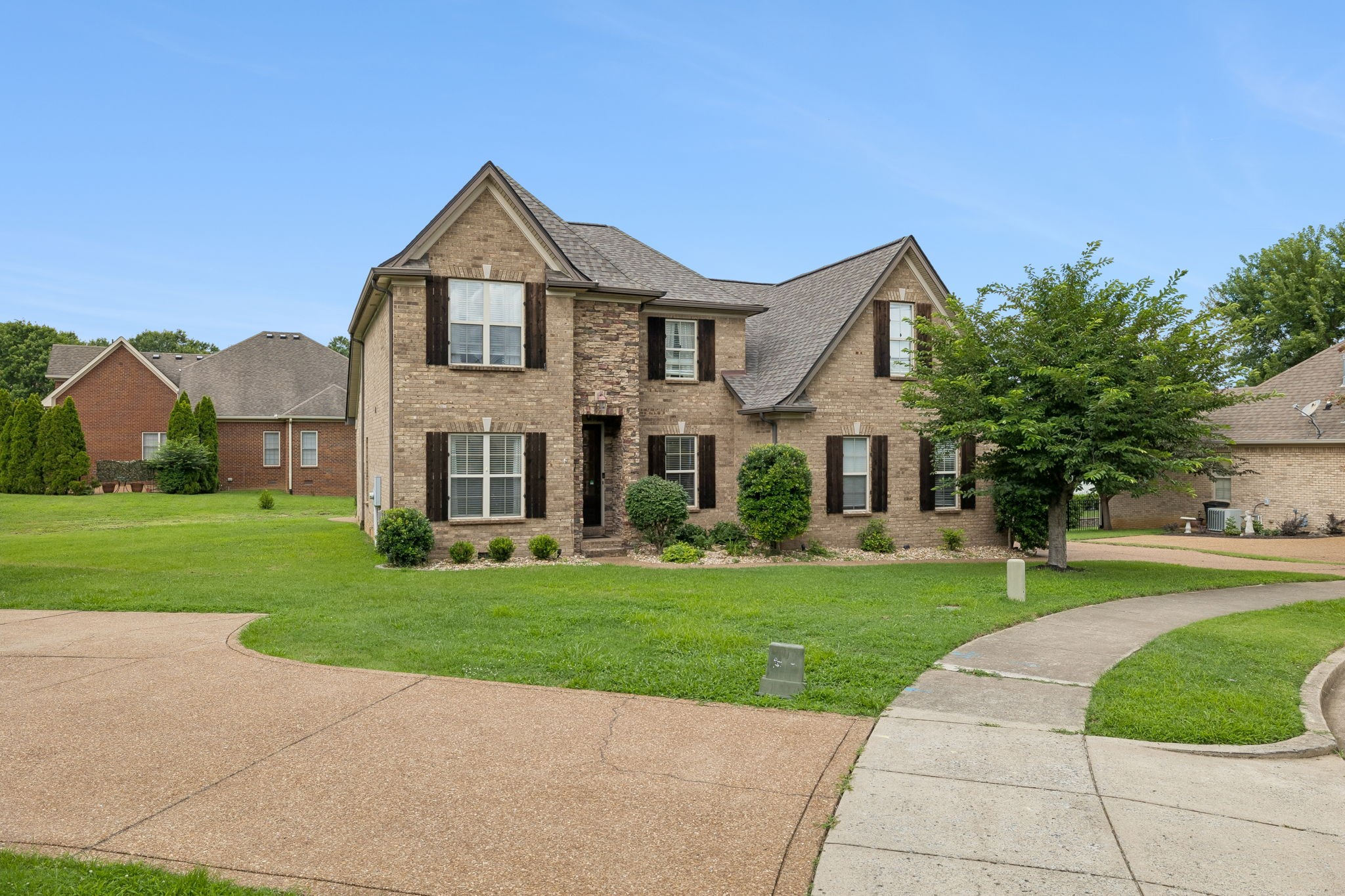 208 Chapel Ct, S