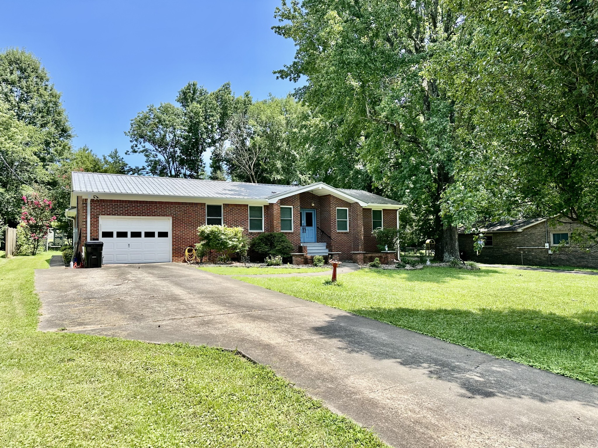 52 Nottingham Ln