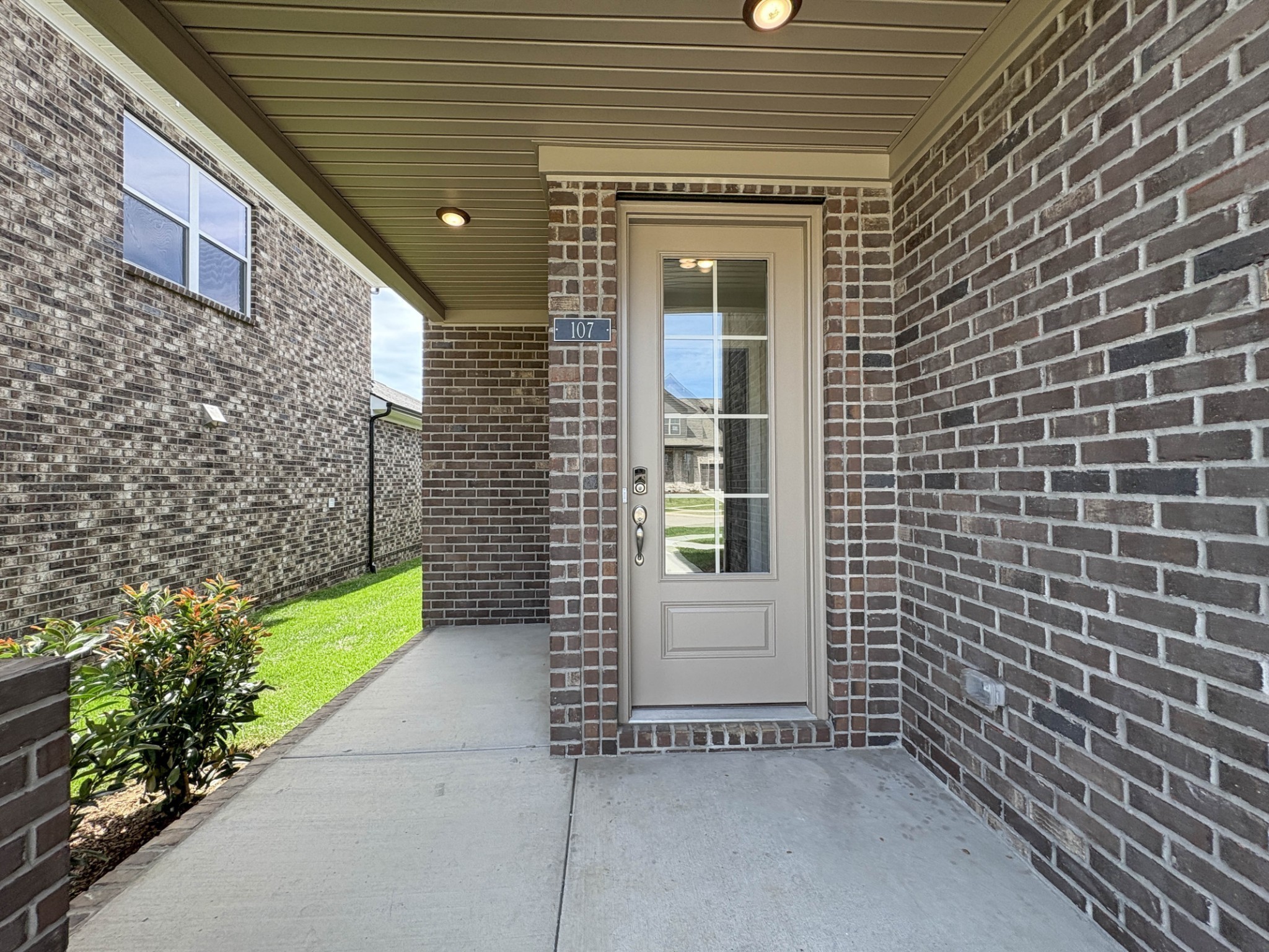 107 Sable East St
