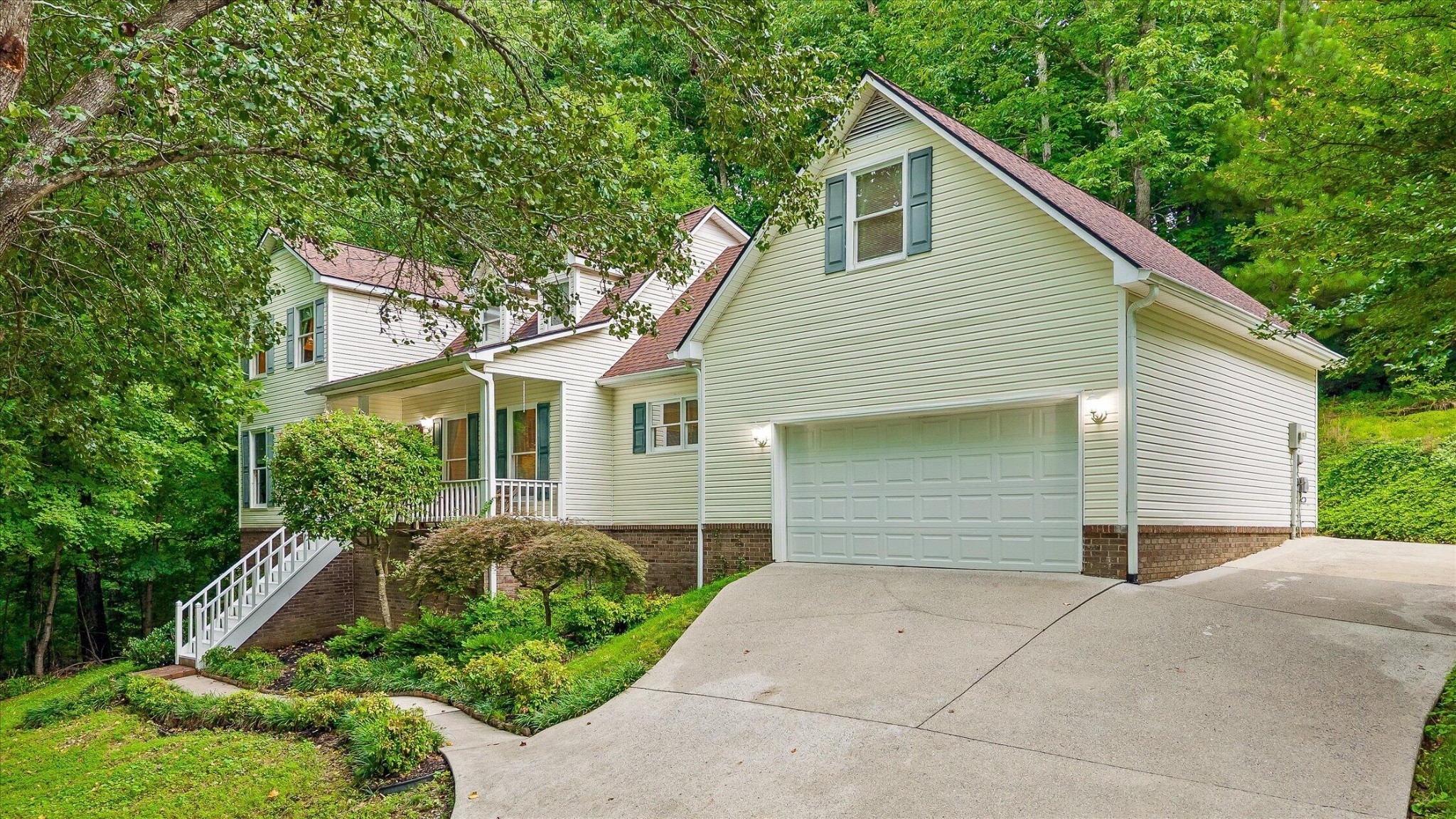 1668 Flagstone Point, NW
