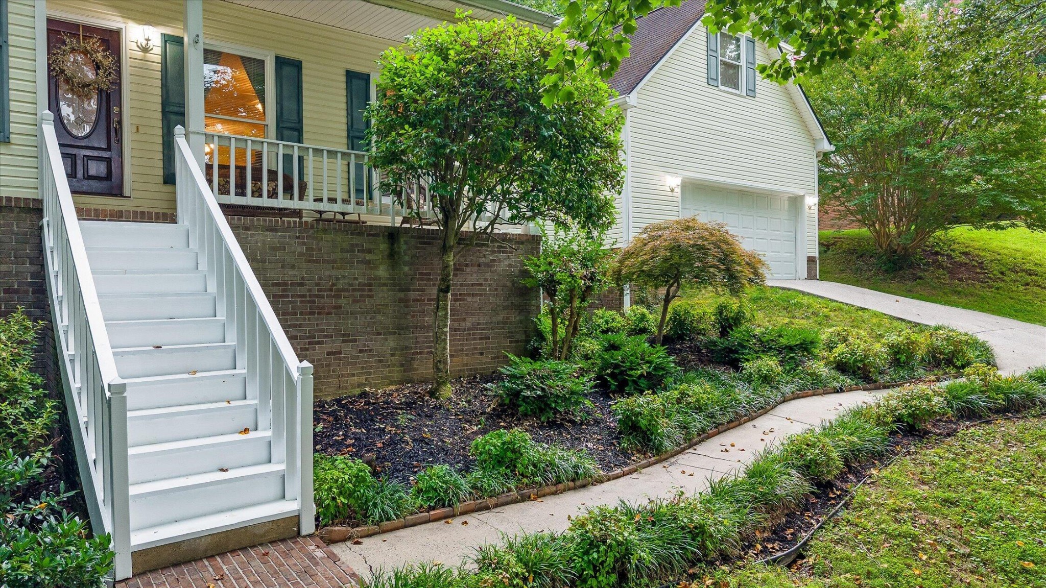 1668 Flagstone Point, NW