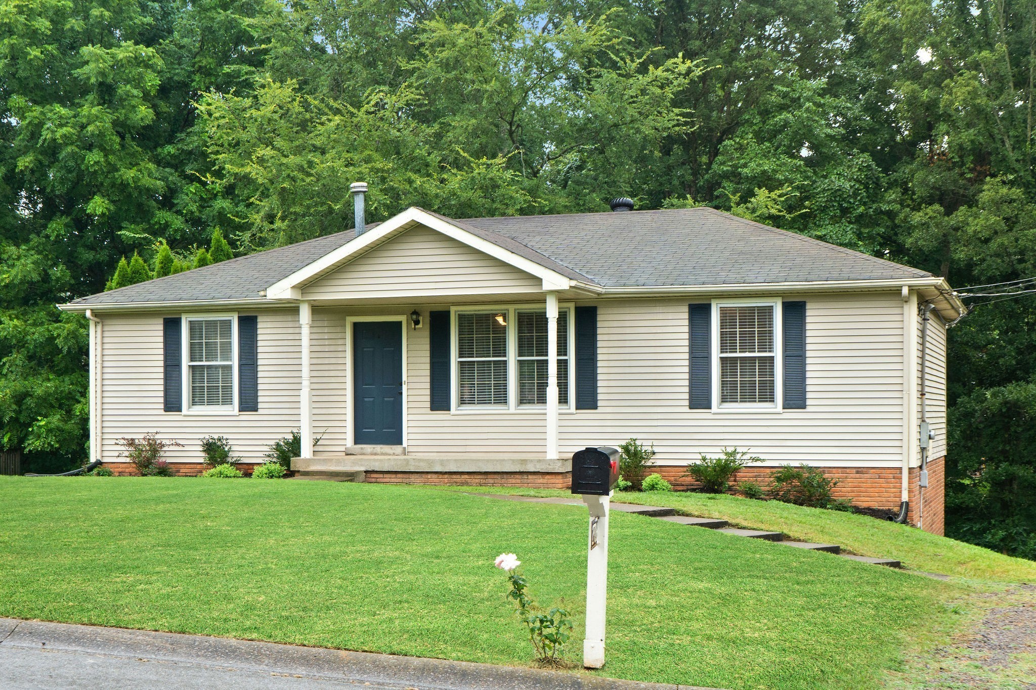 2706 Knob Ct