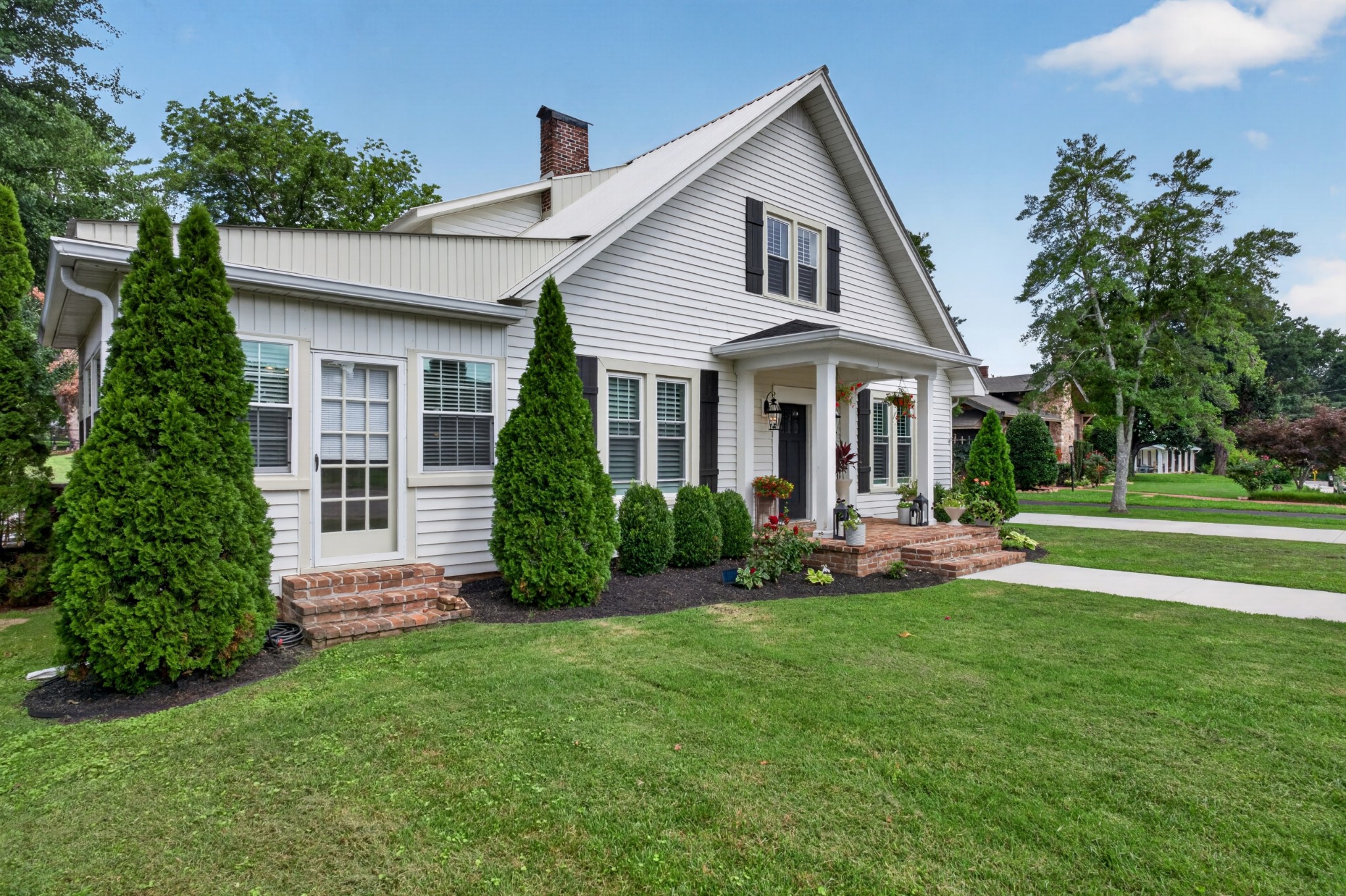 105 Ross Ave