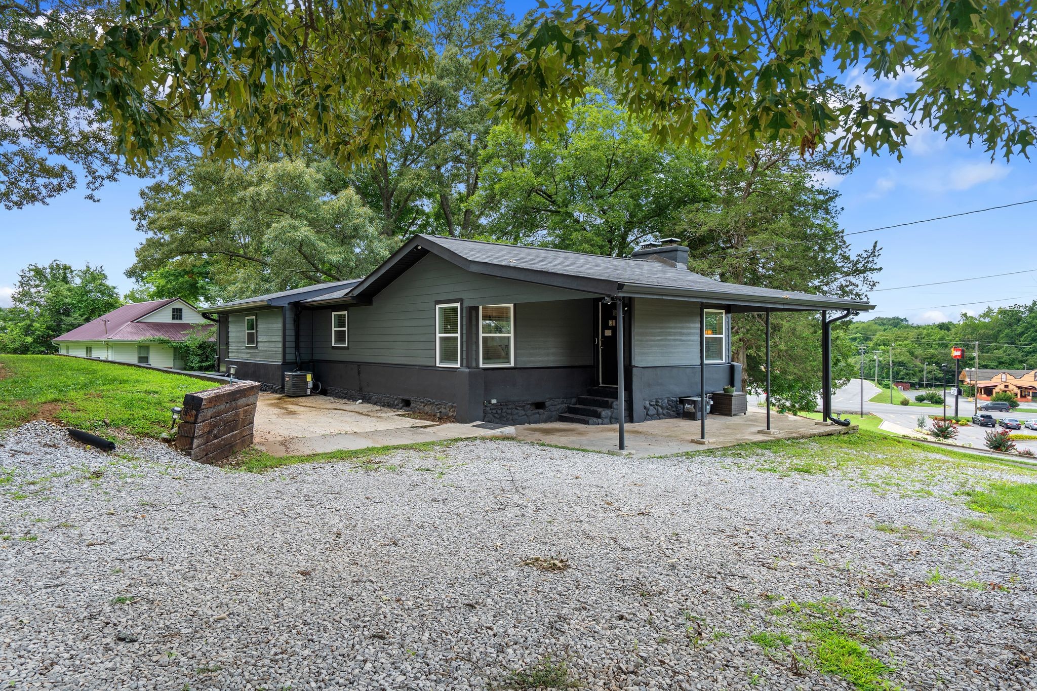 102 Oak Park