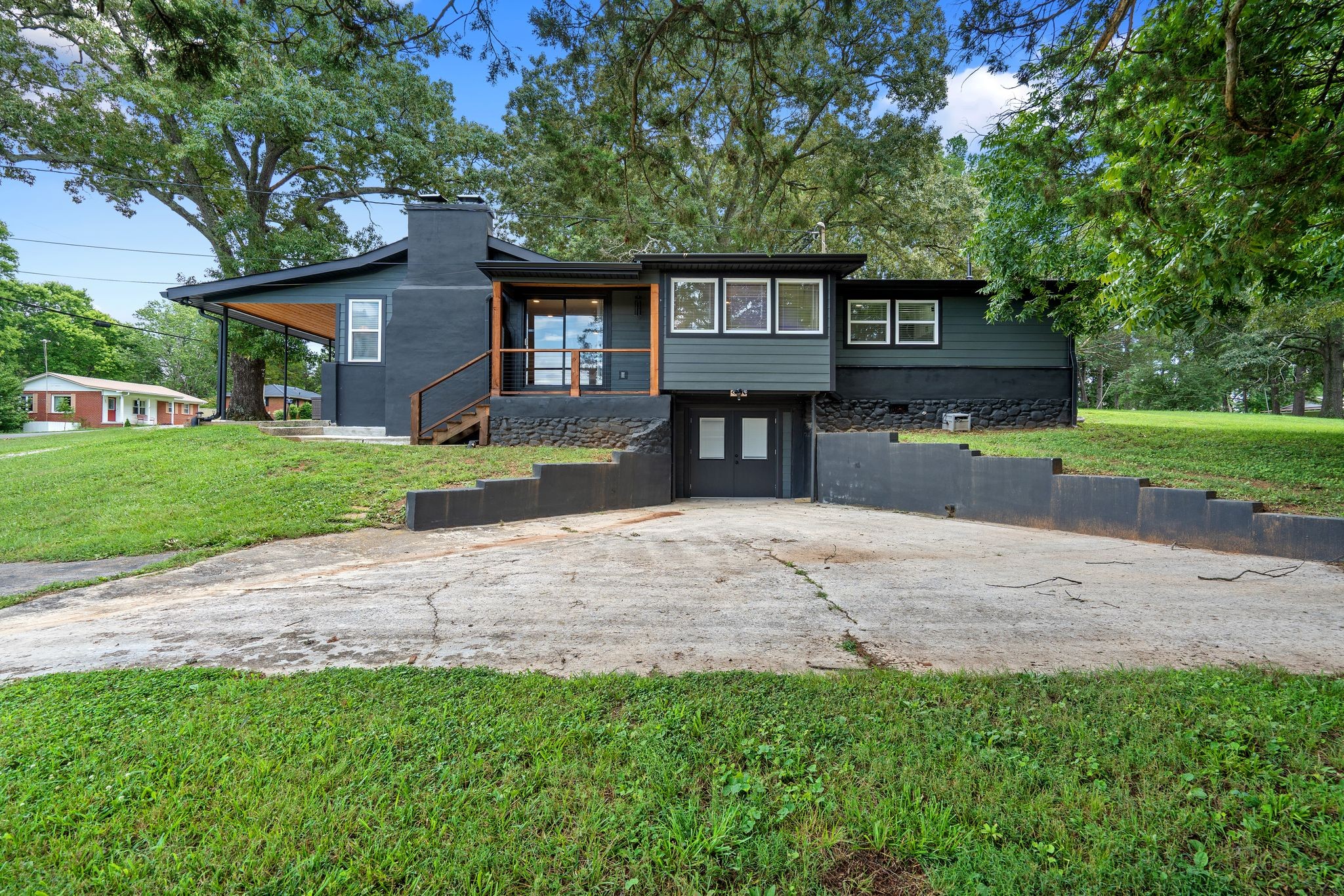 102 Oak Park