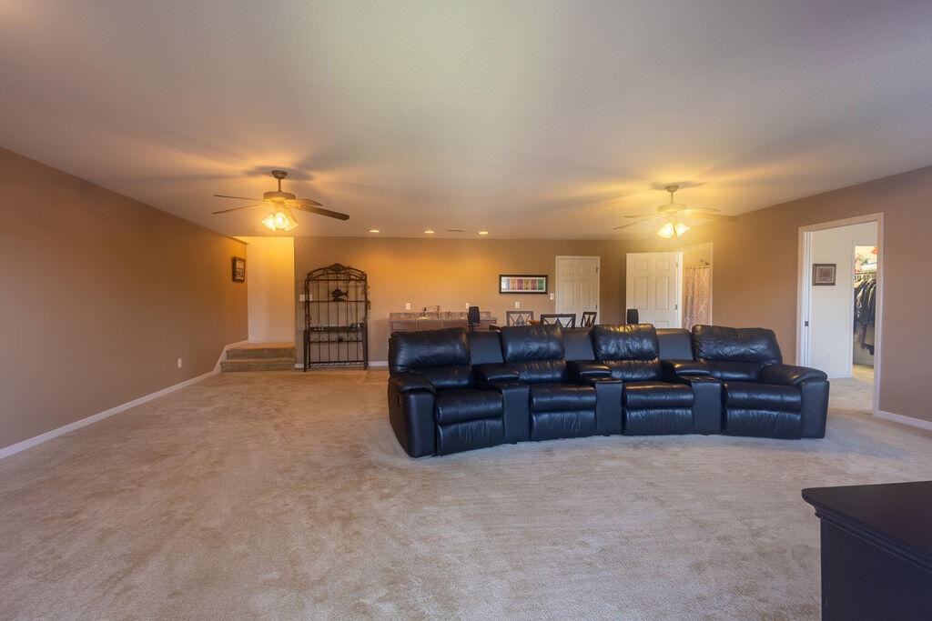 8719 Carriage House Way