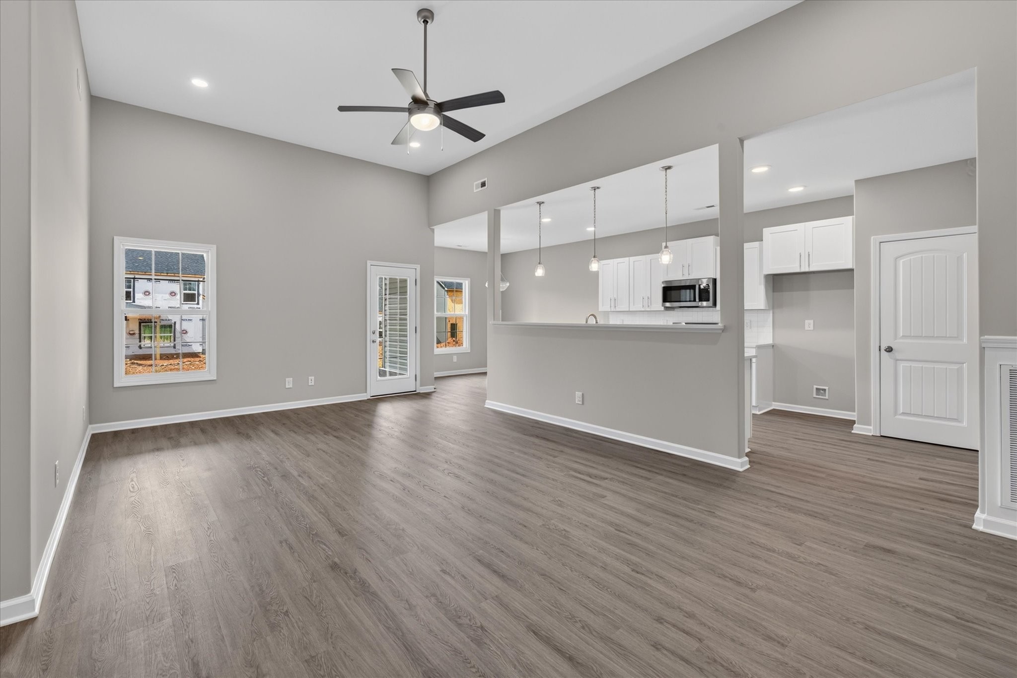 2692 Brewster Dr