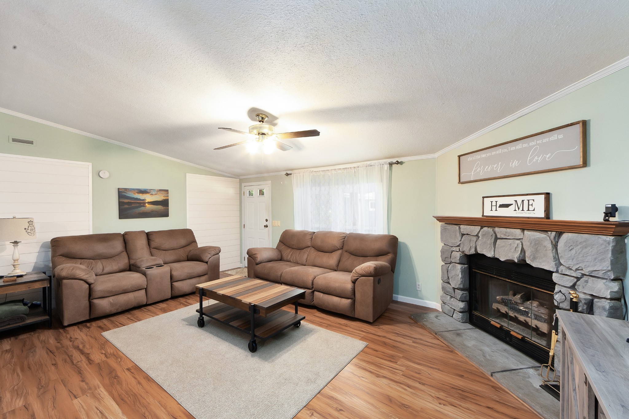 530 Douglas Ln