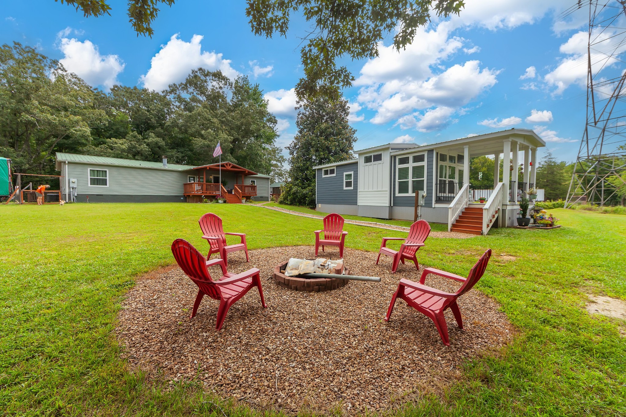 530 Douglas Ln