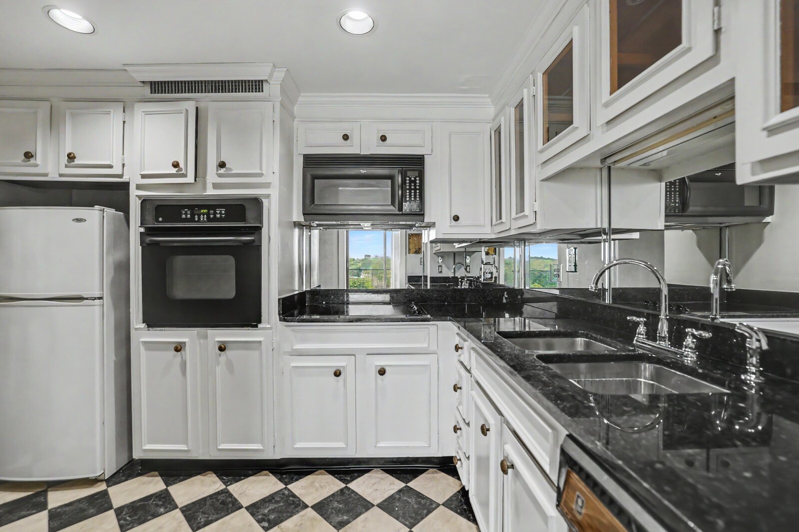 4215 Harding Pike